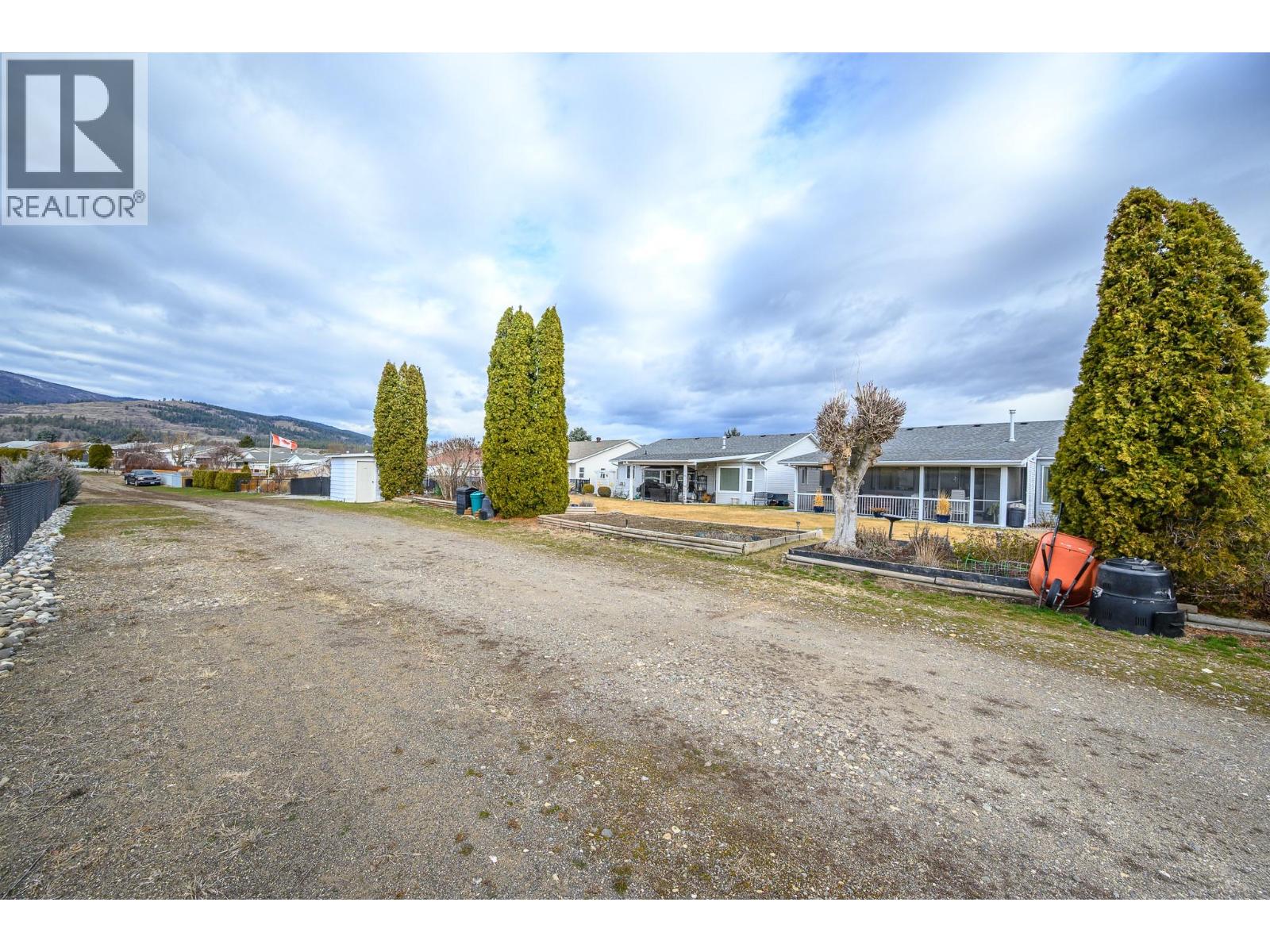 833 8 Avenue, Vernon