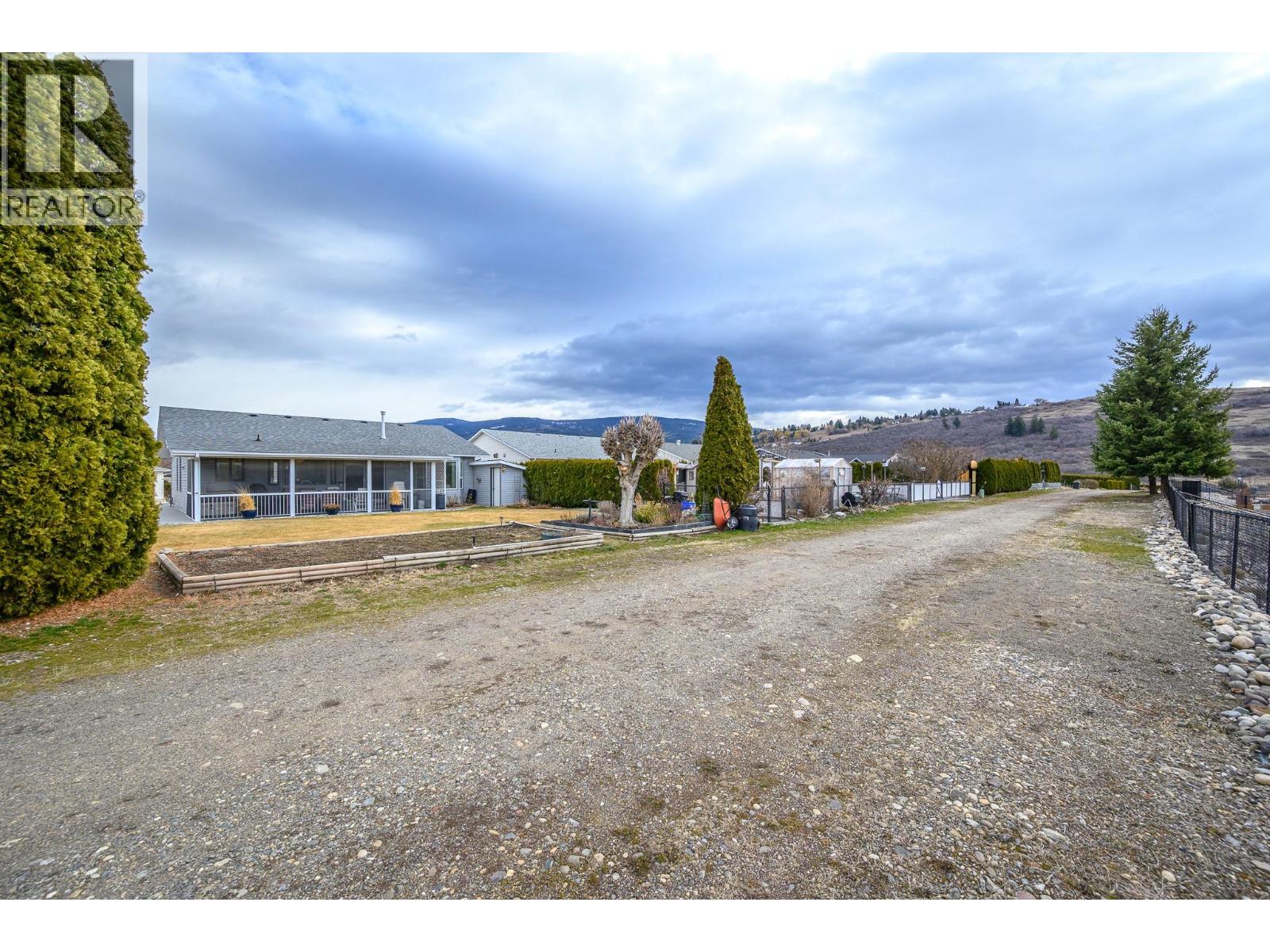 833 8 Avenue, Vernon