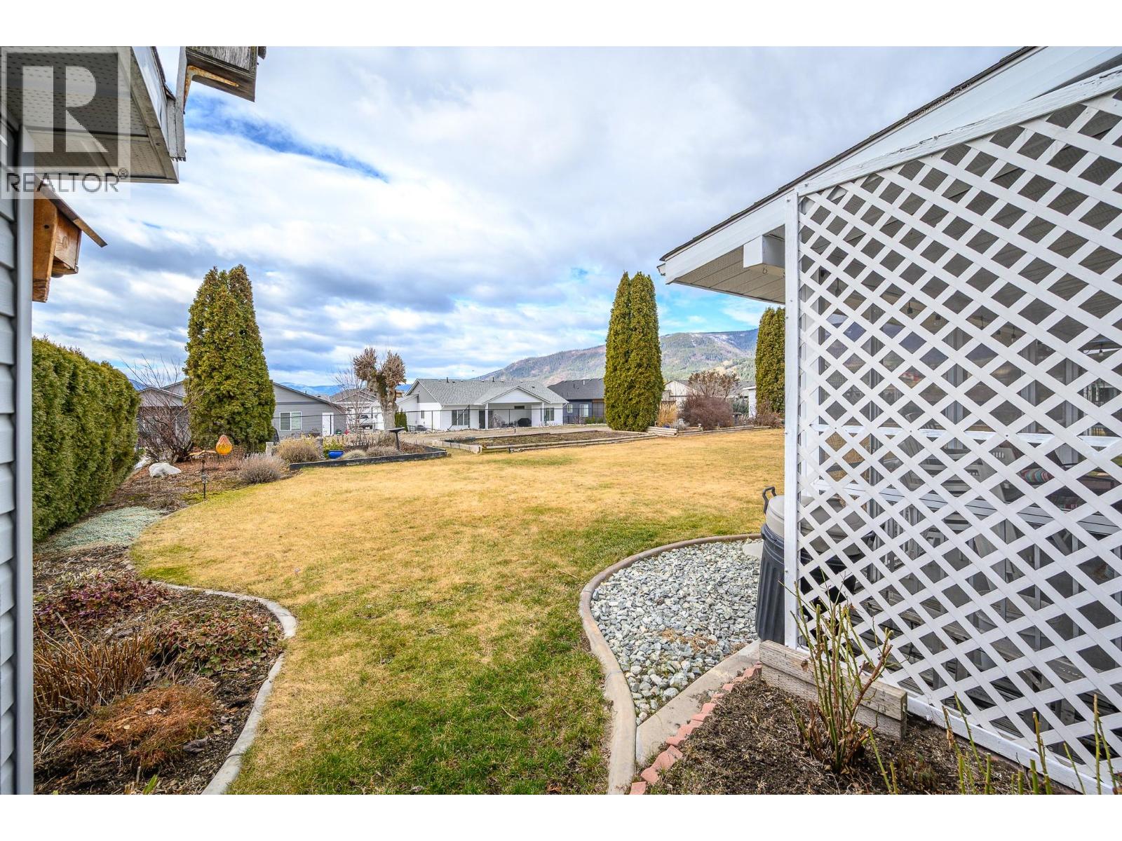 833 8 Avenue, Vernon