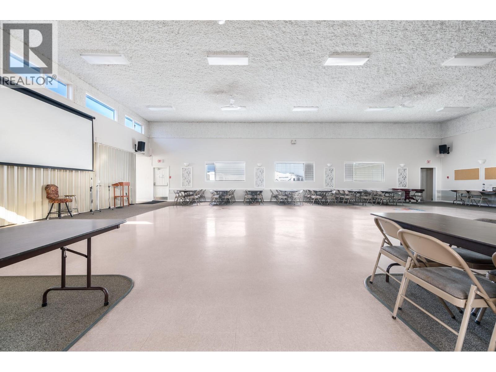 833 8 Avenue, Vernon