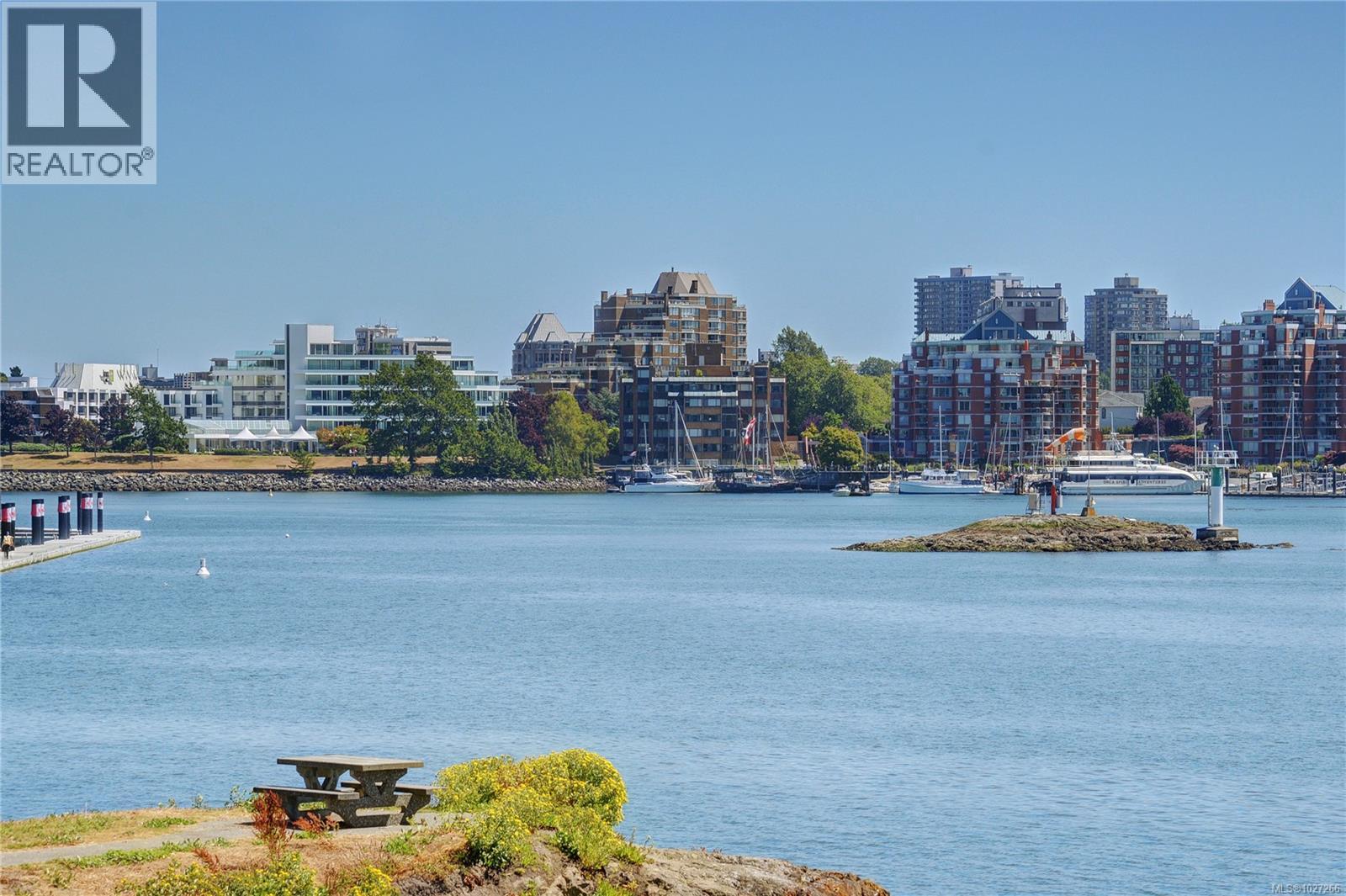 1705 83 Saghalie Road, Victoria