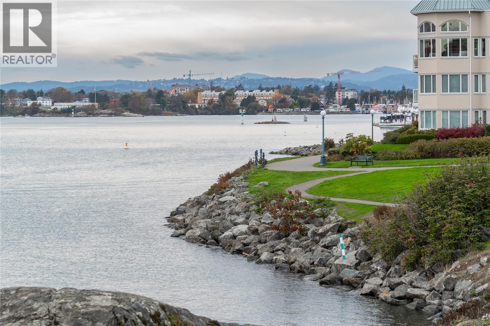 1705 83 Saghalie Road, Victoria