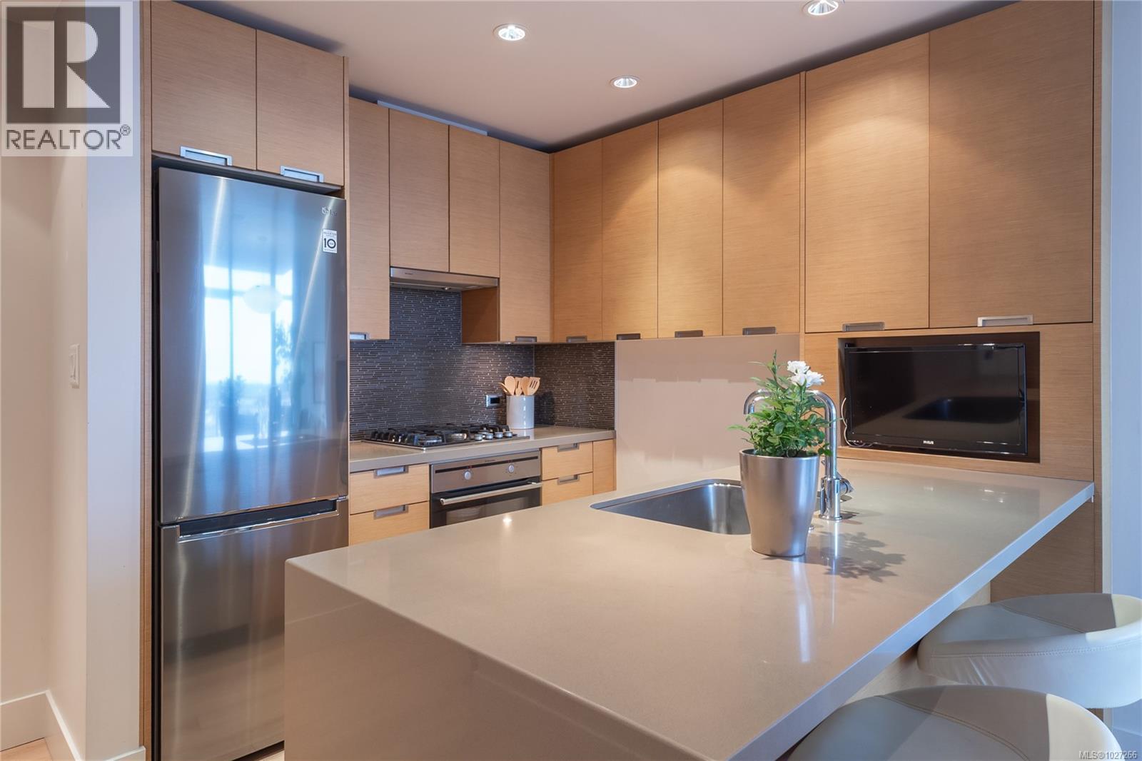 1705 83 Saghalie Road, Victoria