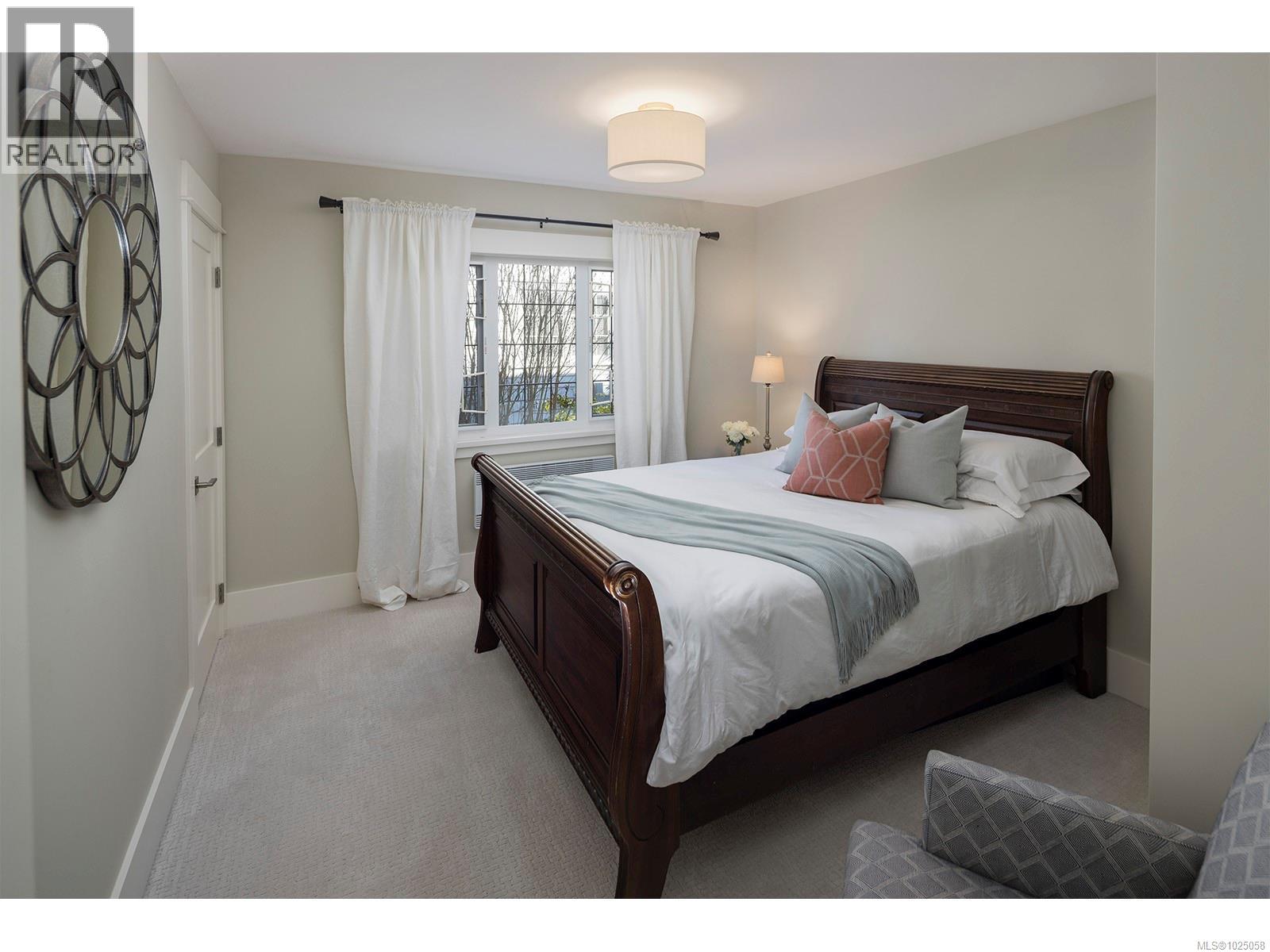  2350 Nottingham Road, Oak Bay