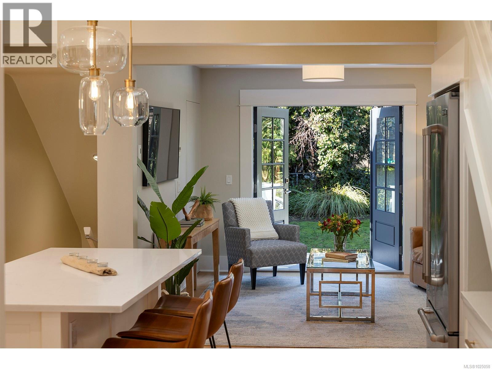  2350 Nottingham Road, Oak Bay