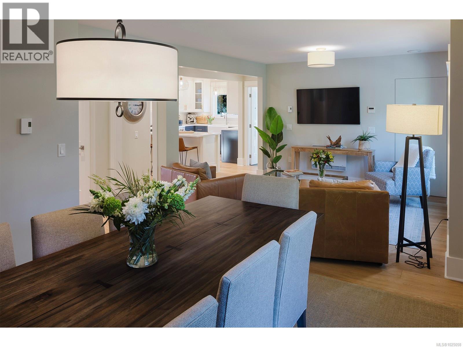  2350 Nottingham Road, Oak Bay