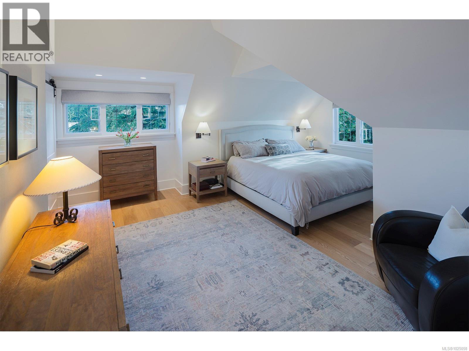  2350 Nottingham Road, Oak Bay