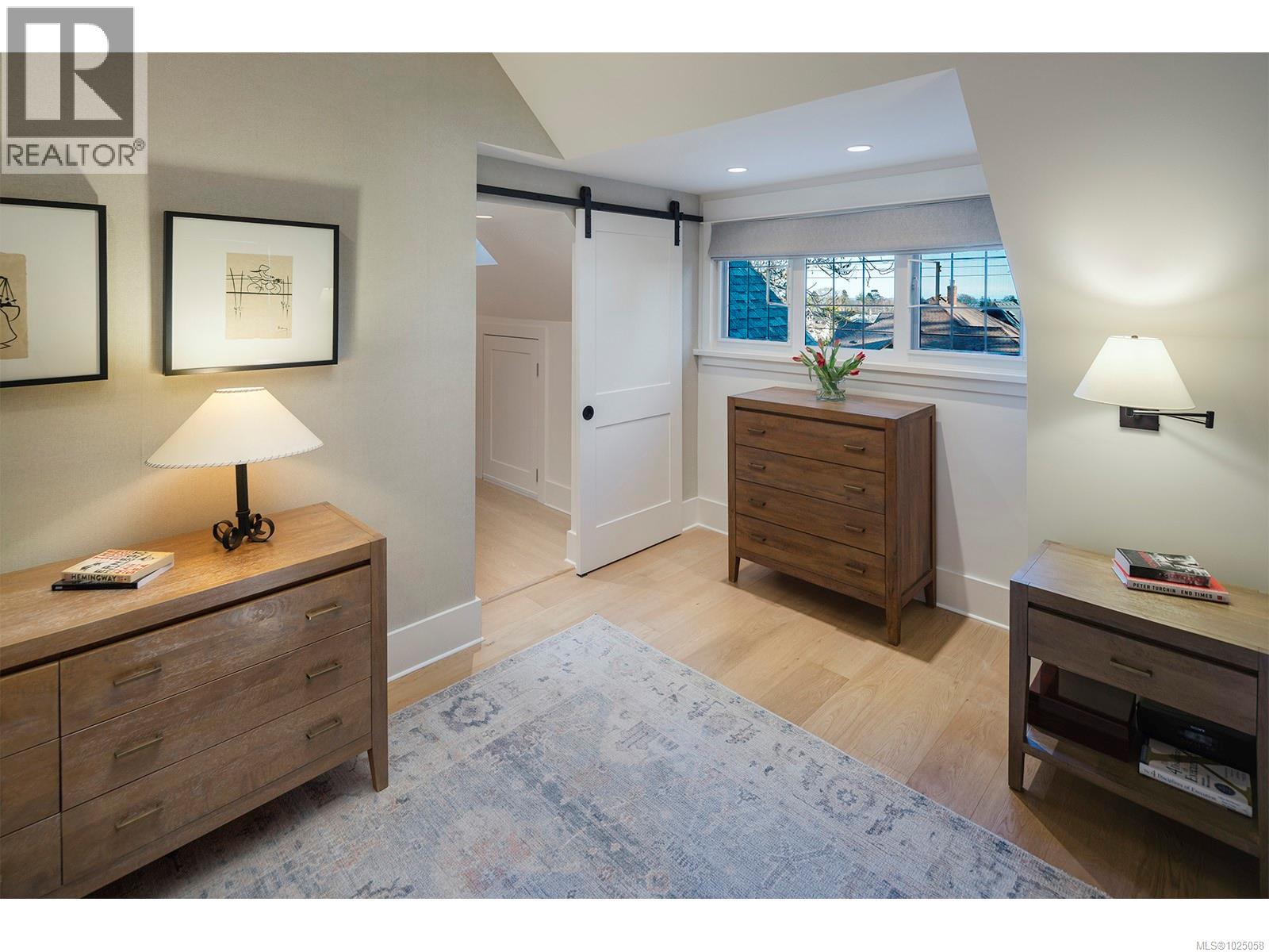  2350 Nottingham Road, Oak Bay