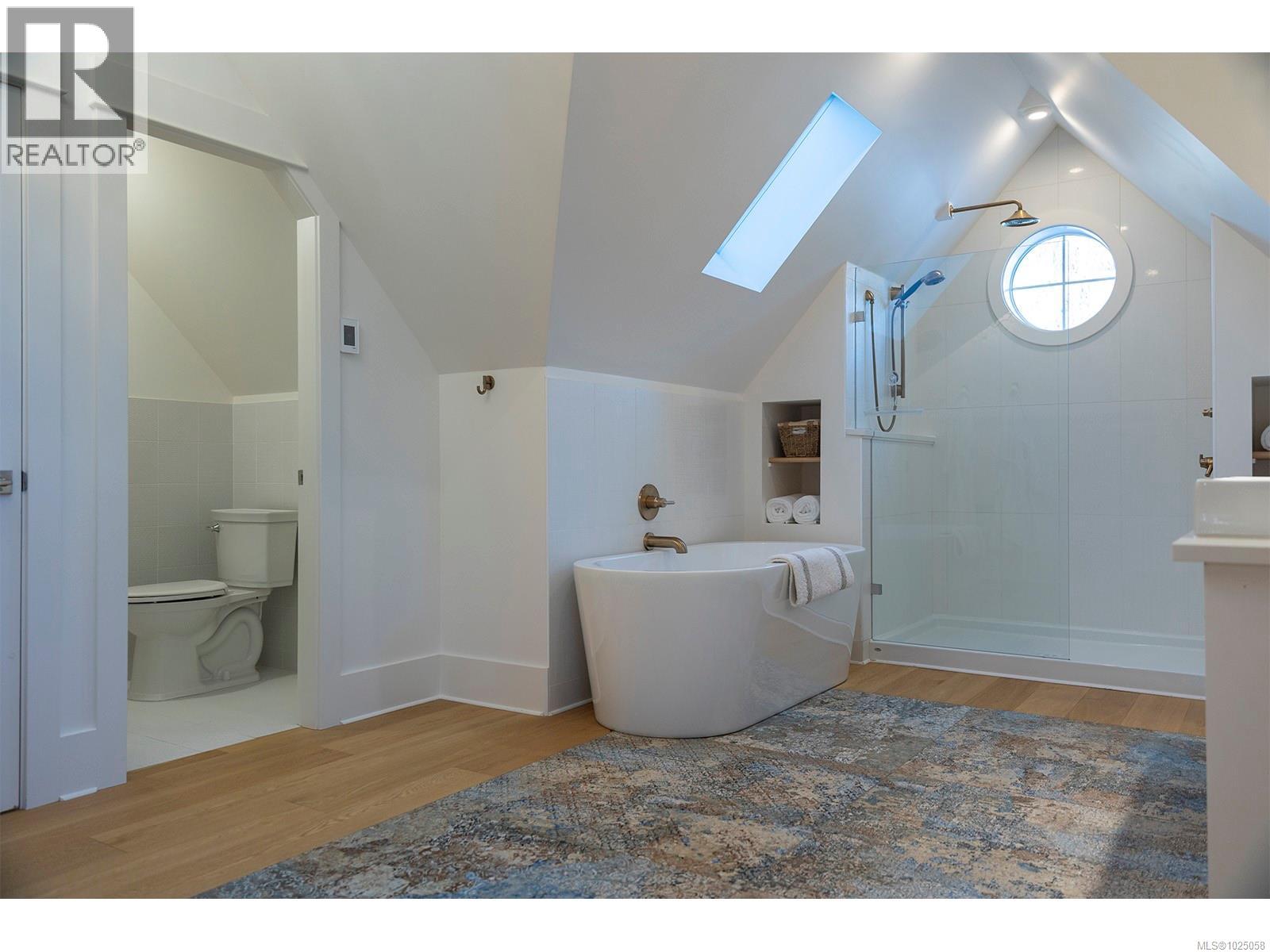  2350 Nottingham Road, Oak Bay