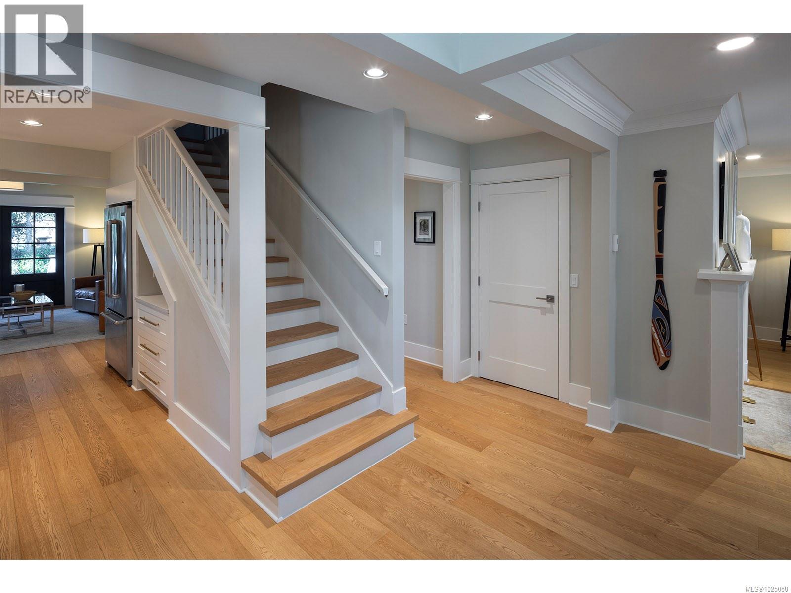  2350 Nottingham Road, Oak Bay