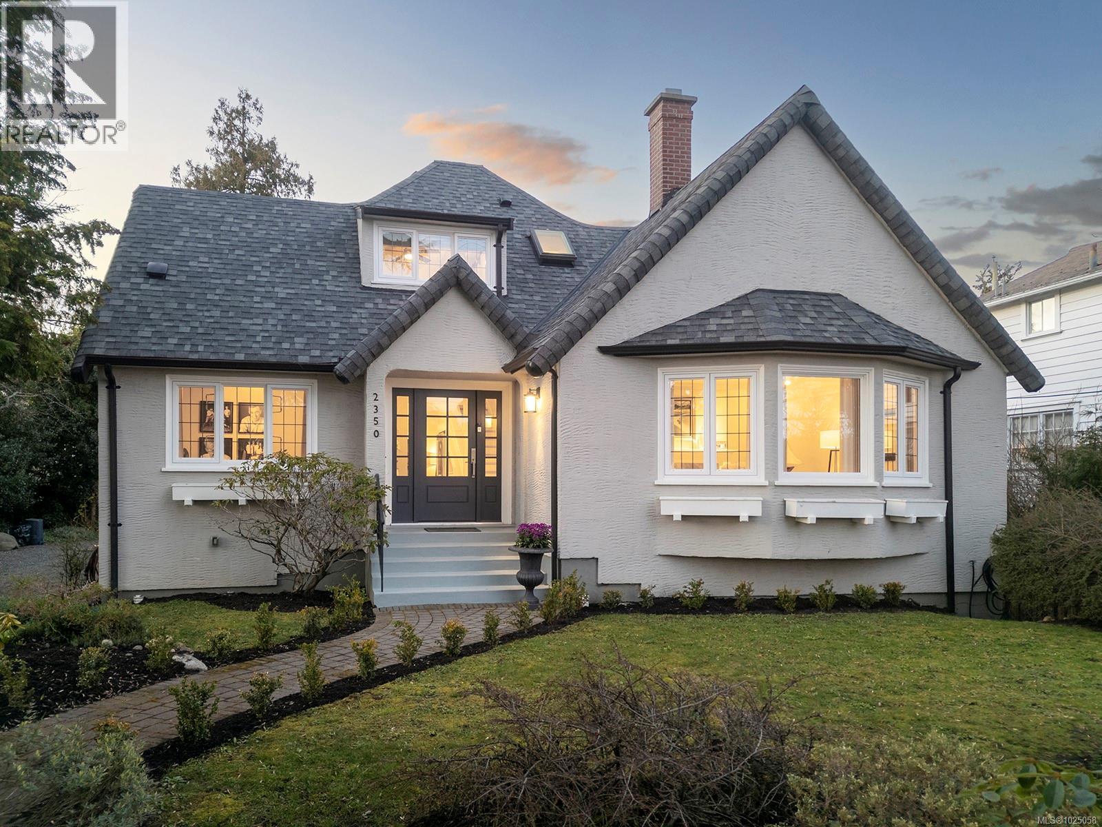  2350 Nottingham Road, Oak Bay
