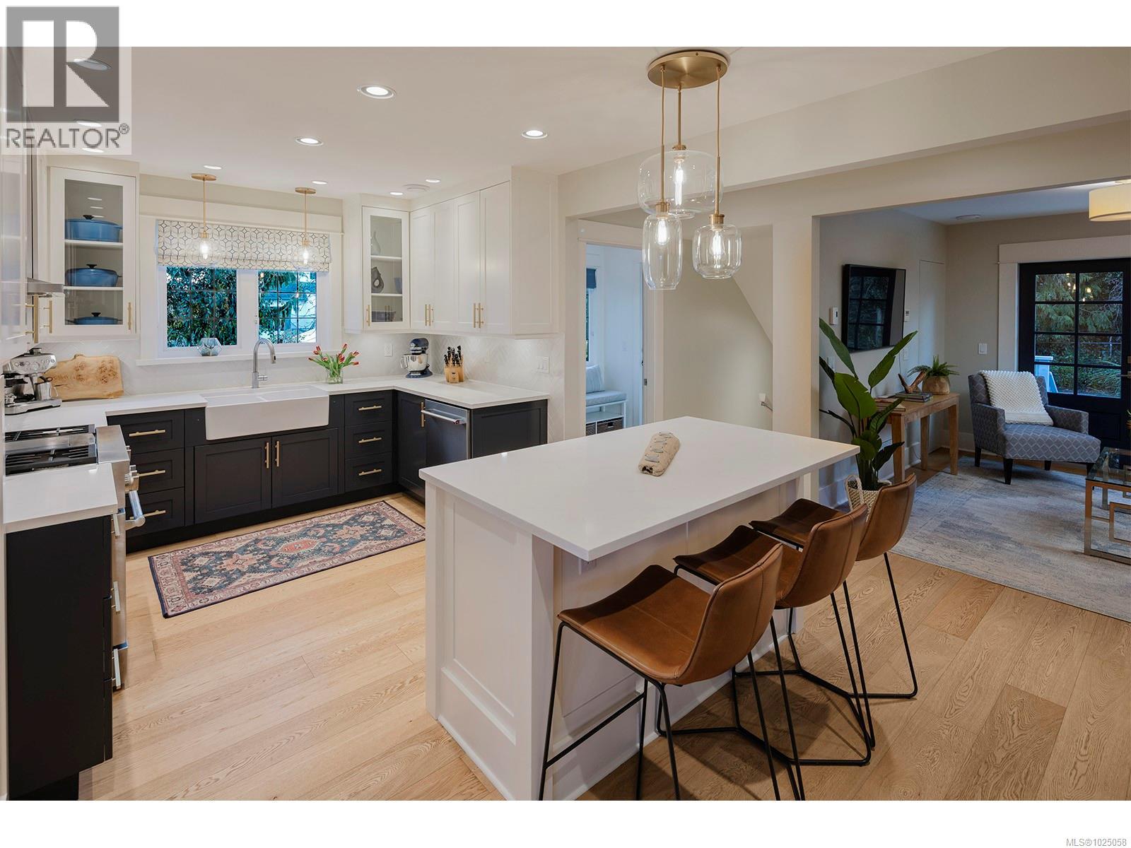  2350 Nottingham Road, Oak Bay