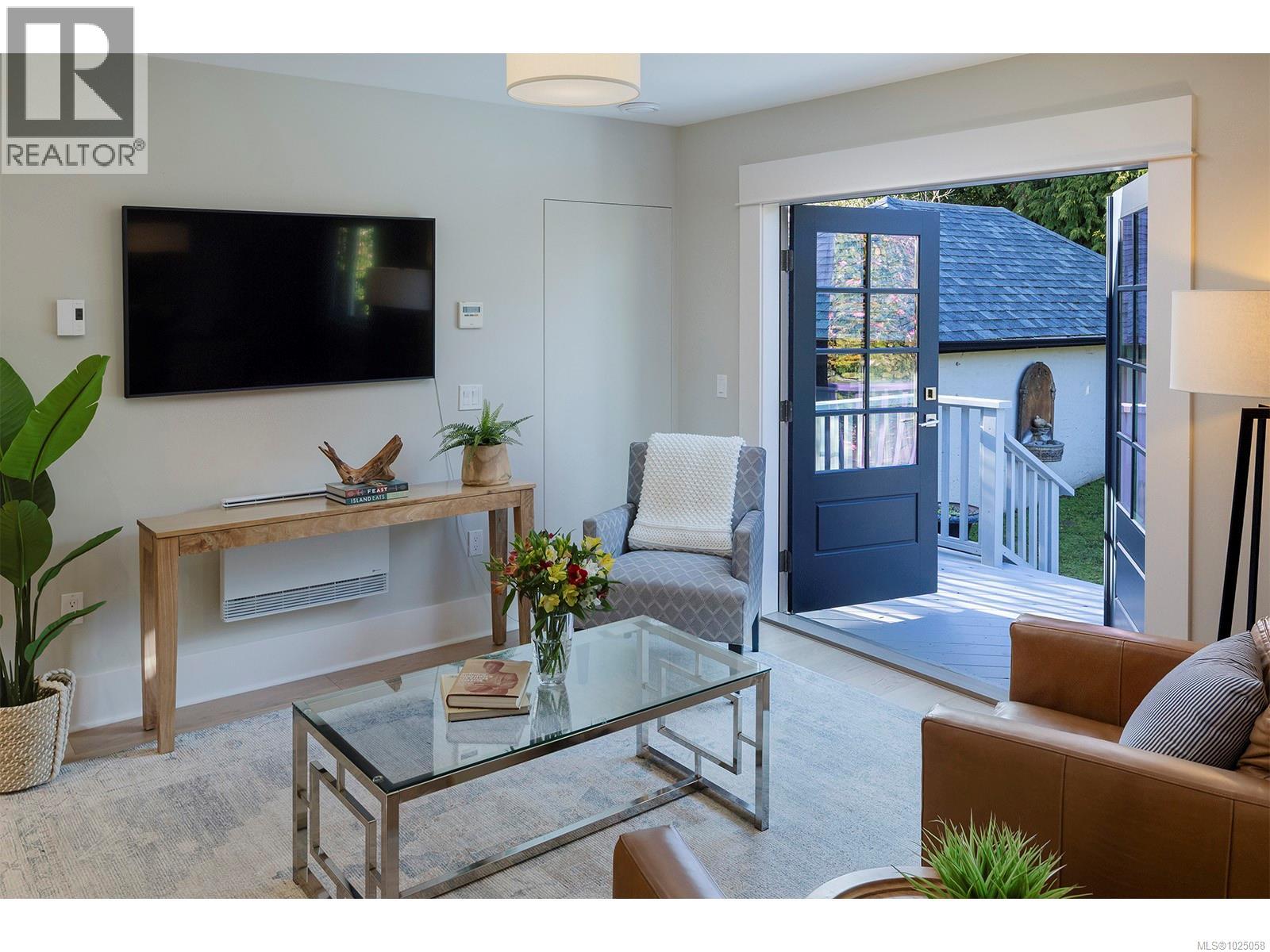  2350 Nottingham Road, Oak Bay