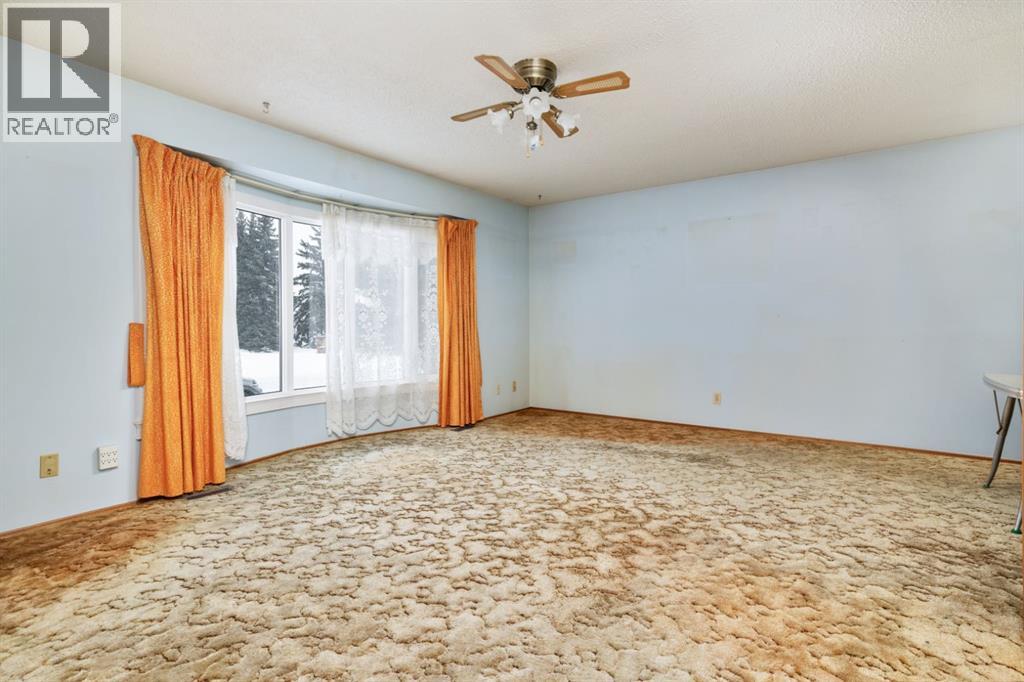 4210 69 Street - Photo 4 of 23, Camrose, Alberta