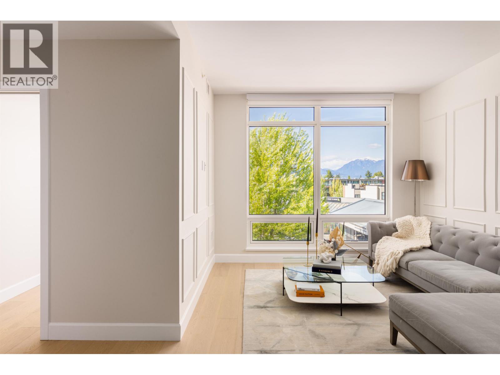 309 3668 W 10TH AVENUE, Vancouver