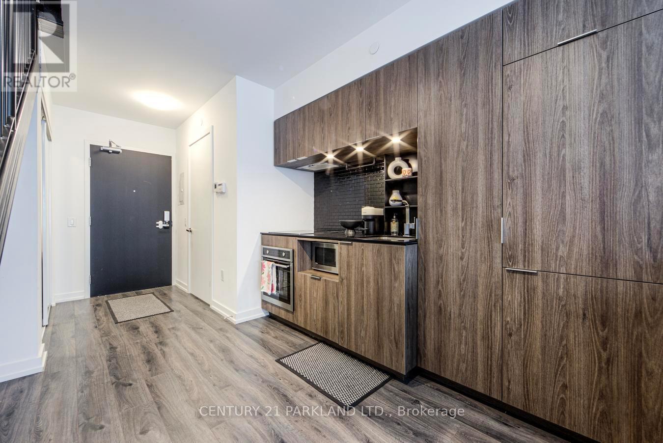 #527 77 SHUTER STREET - 11