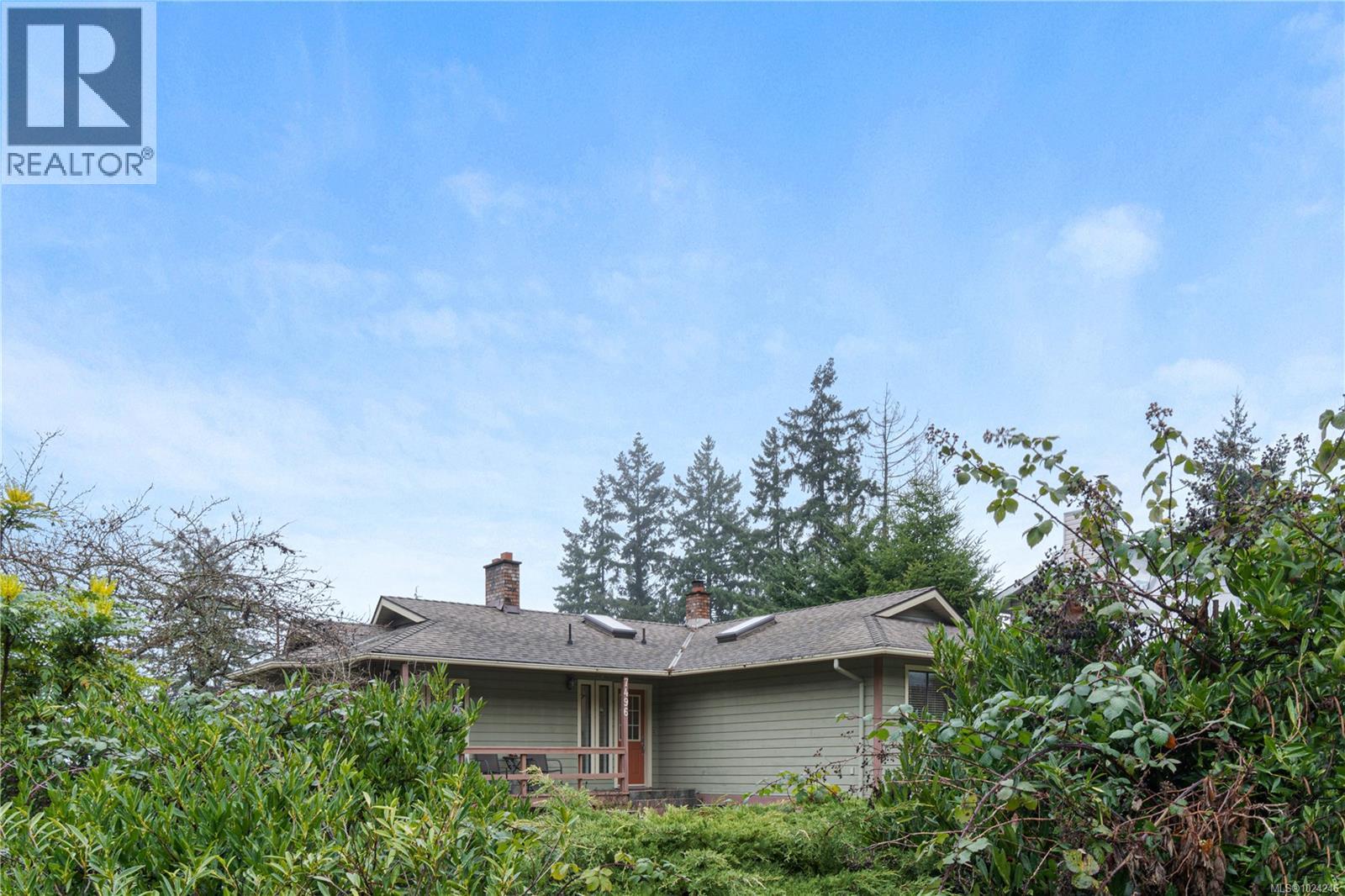 7496 CLARK CRES - 53