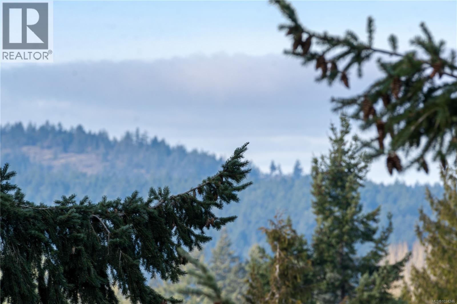 7496 CLARK CRES - 66