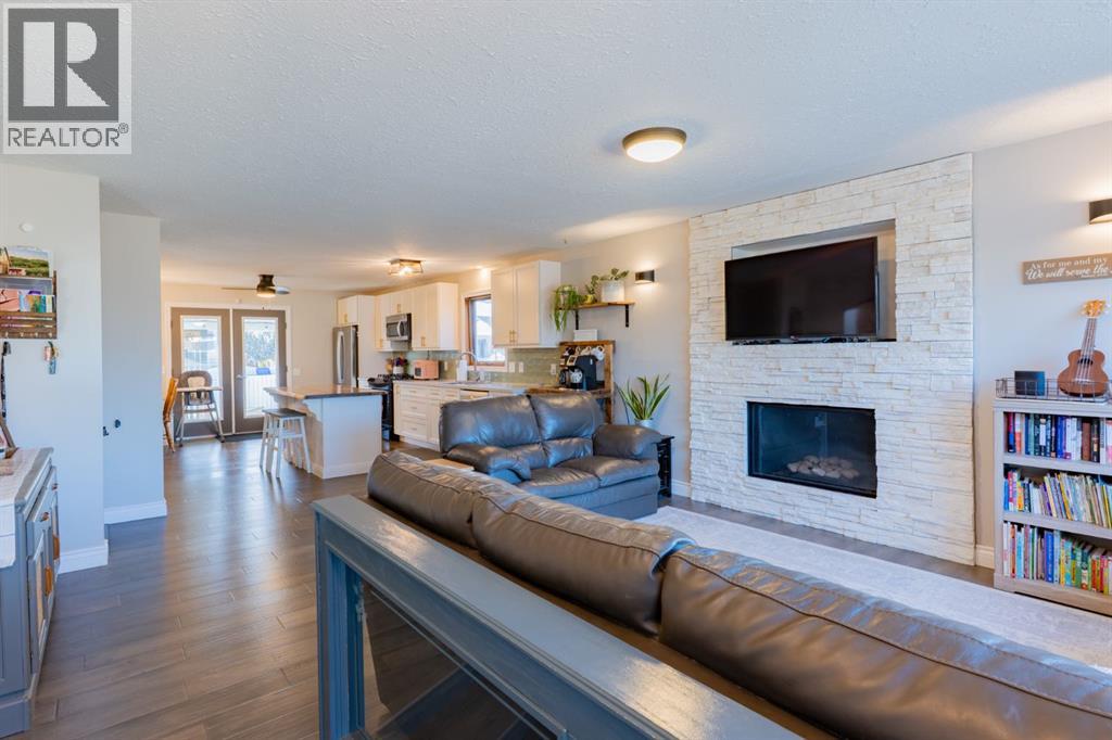 683 Ross Glen Drive SE - Photo 3 of 47, Medicine Hat, Alberta