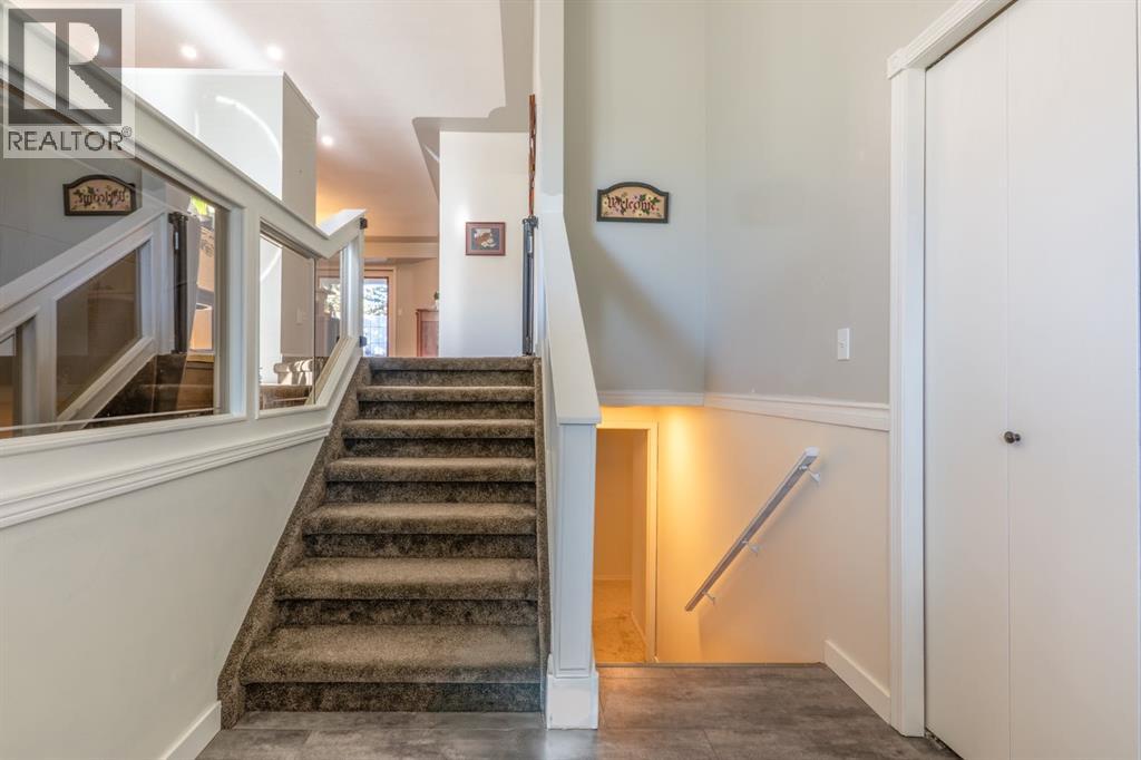 136 Palliser Way NE - Photo 4 of 33, Medicine Hat, Alberta