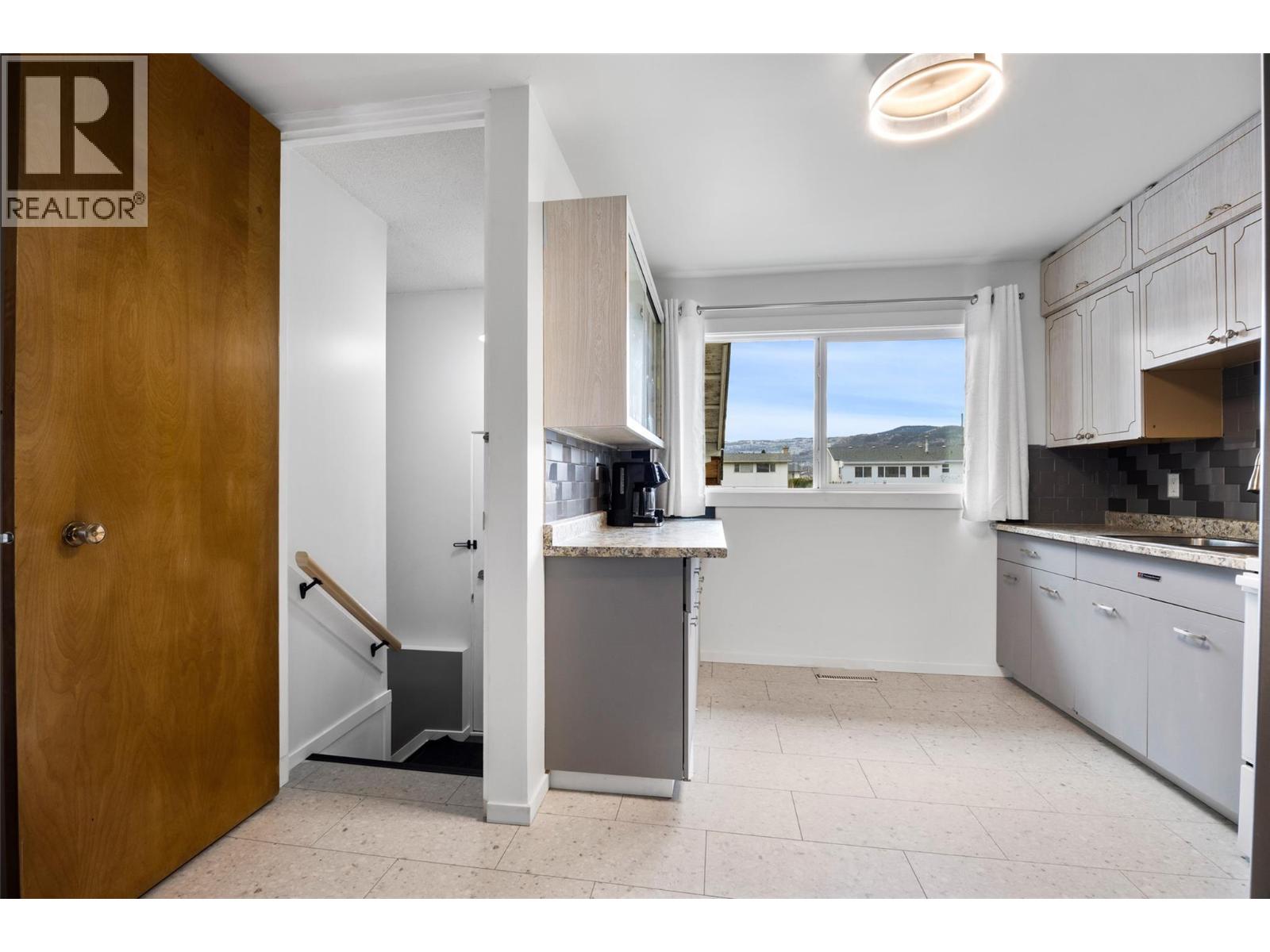 881 PEMBROKE Avenue, Kamloops