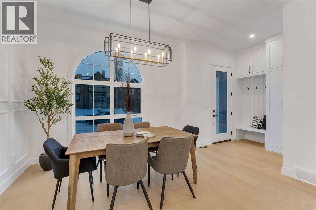 221 29 Avenue NW - Photo 3 of 46, Calgary, Alberta