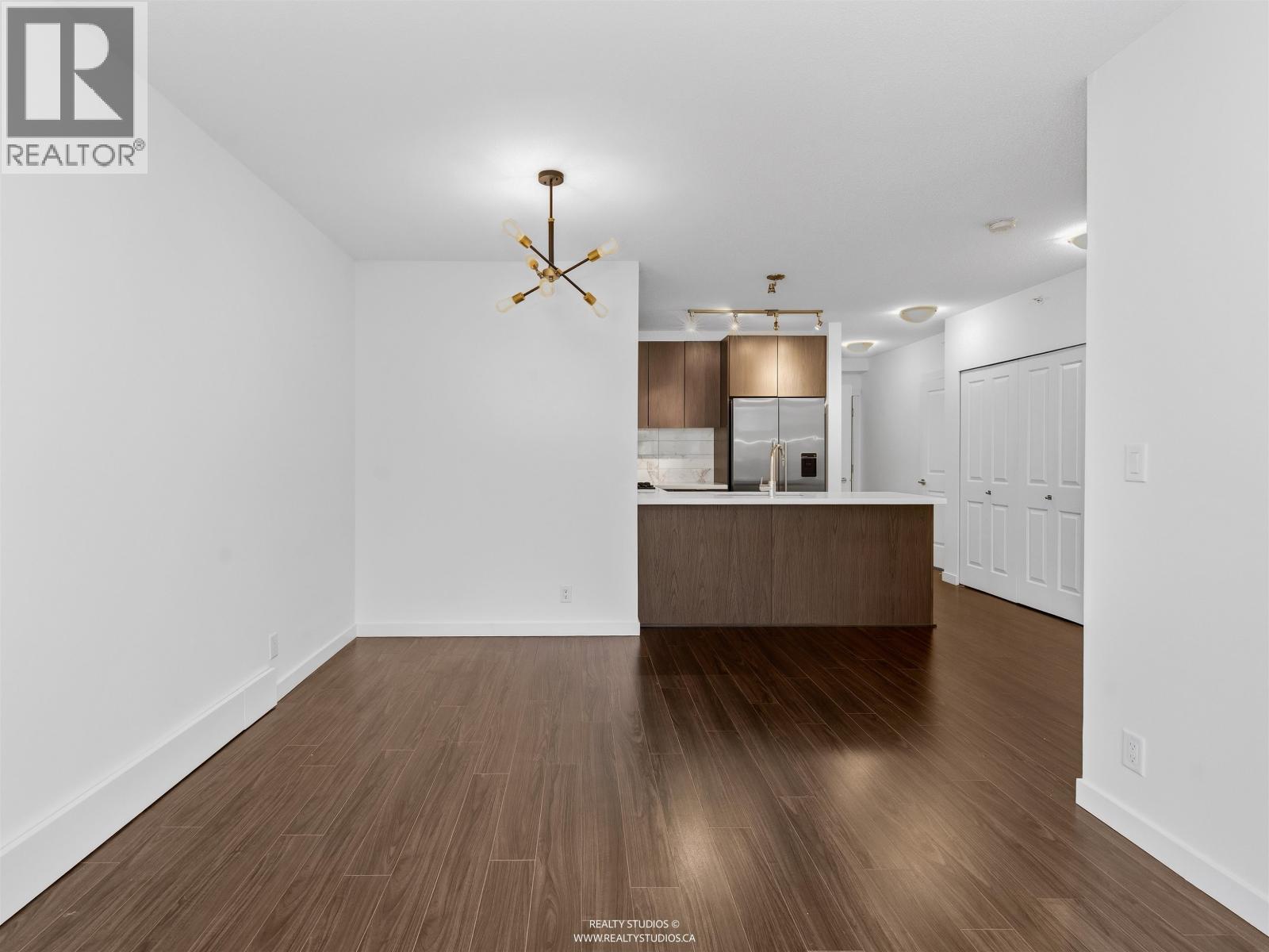 106 3162 RIVERWALK AVENUE - Photo 3 of 24, Vancouver, British Columbia