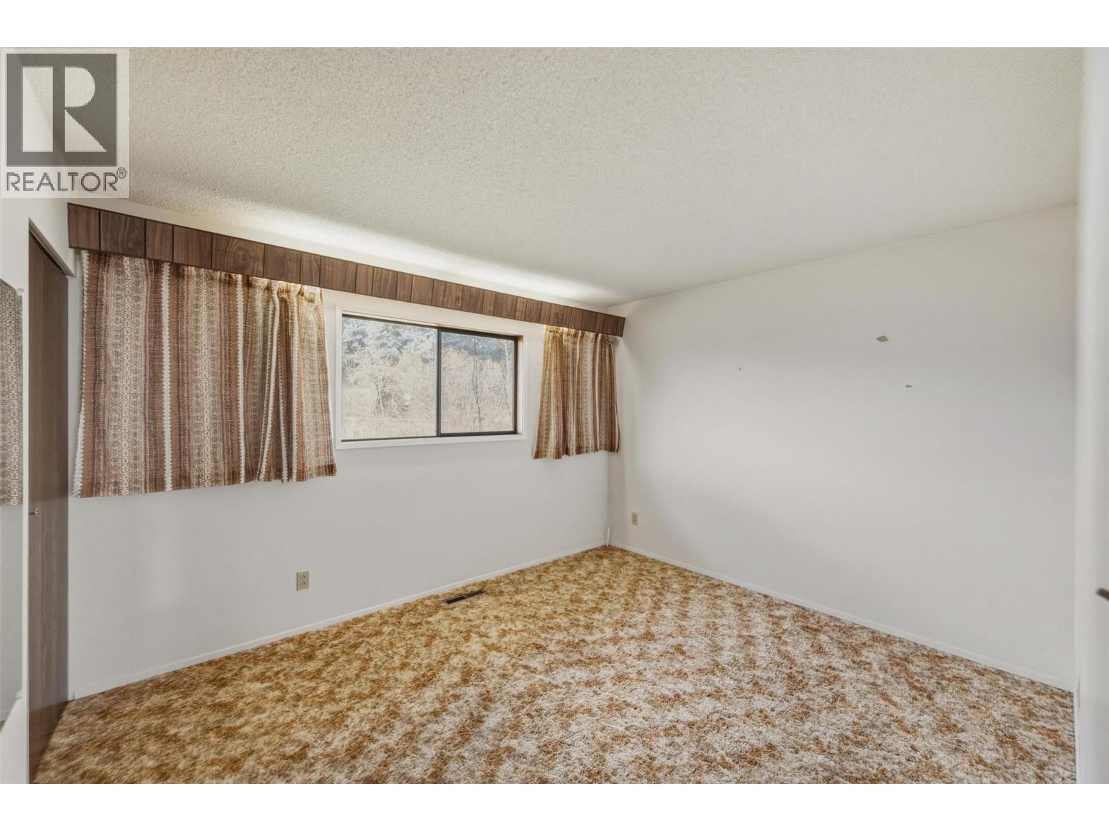  761 Columbia Place, Oliver