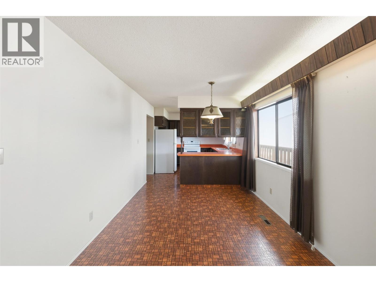  761 Columbia Place, Oliver