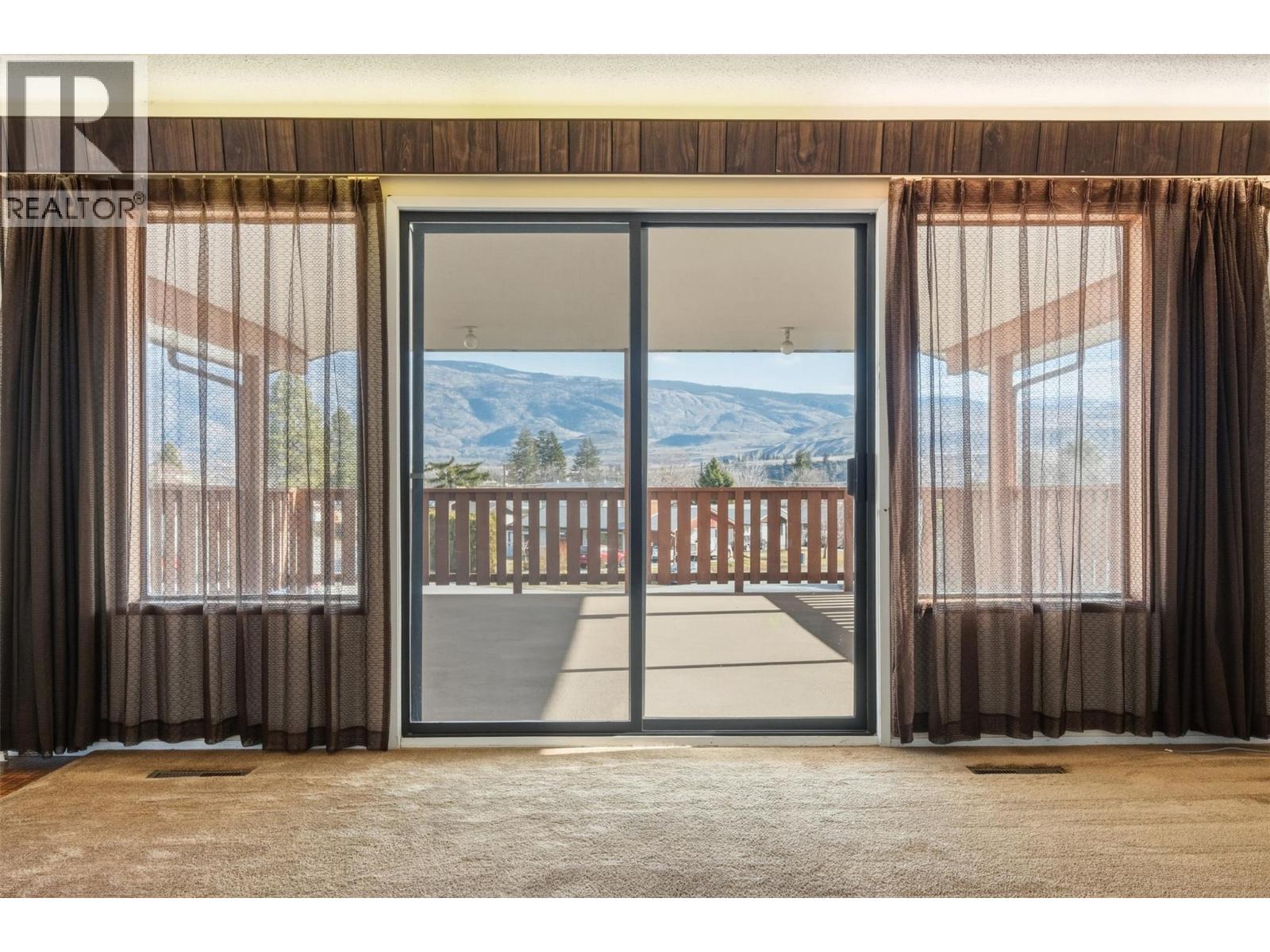  761 Columbia Place, Oliver