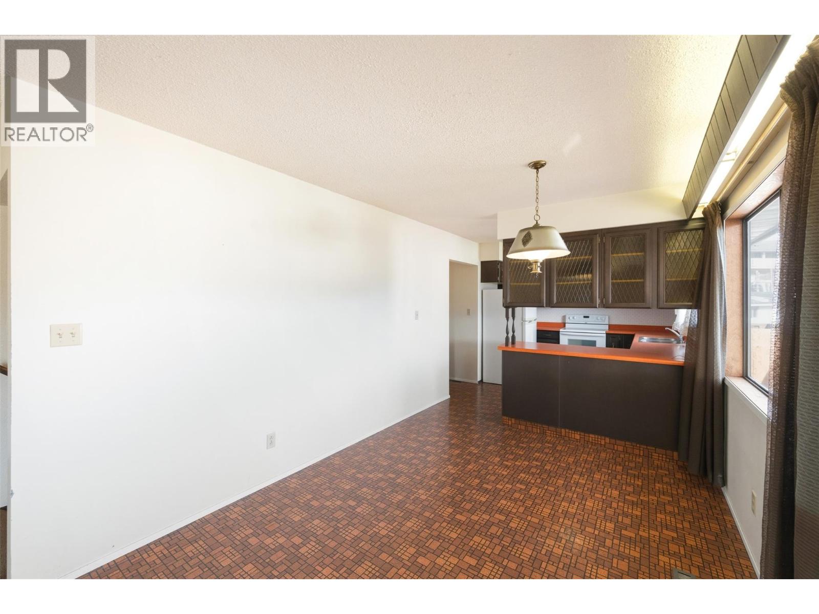  761 Columbia Place, Oliver