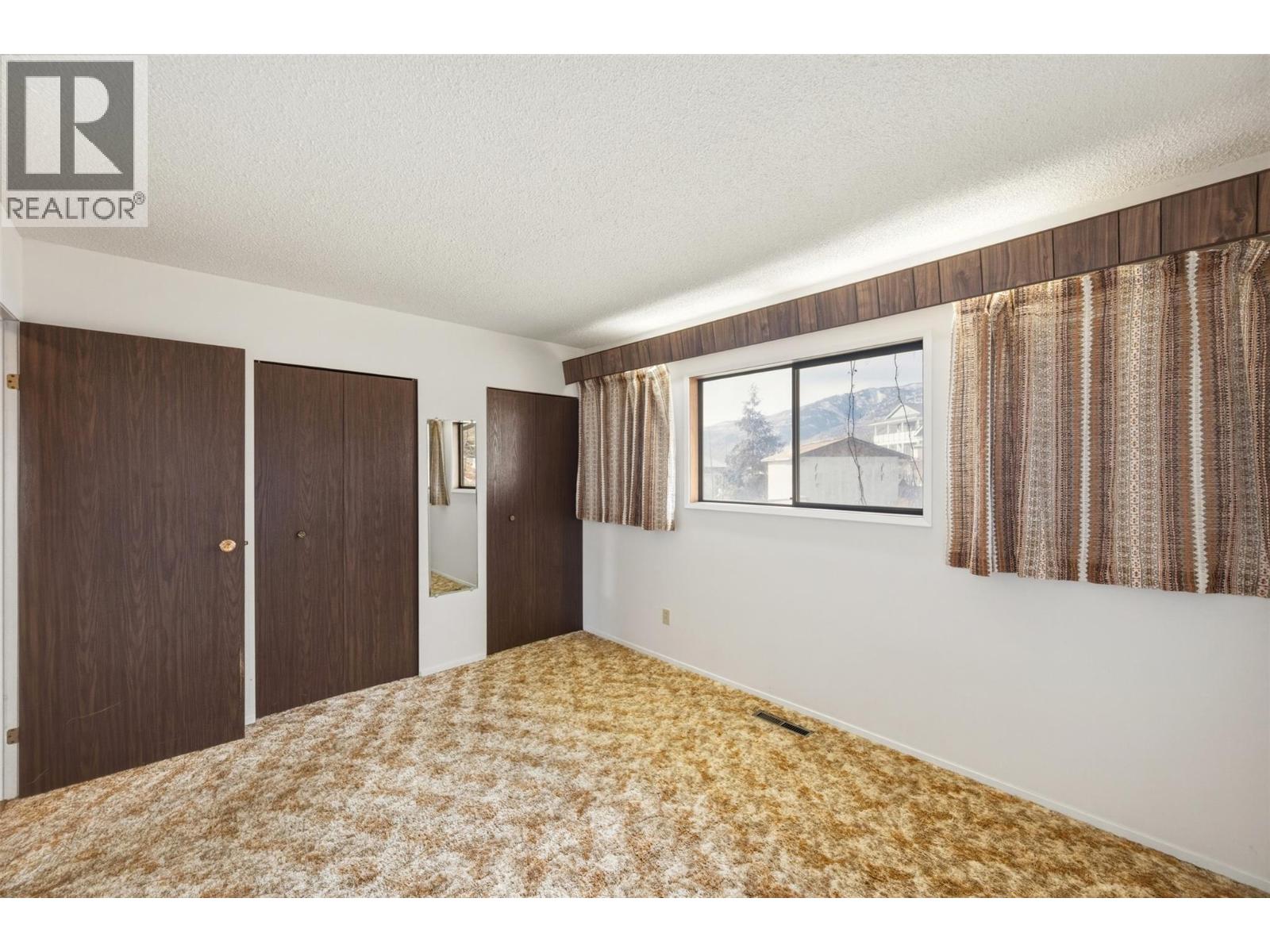  761 Columbia Place, Oliver