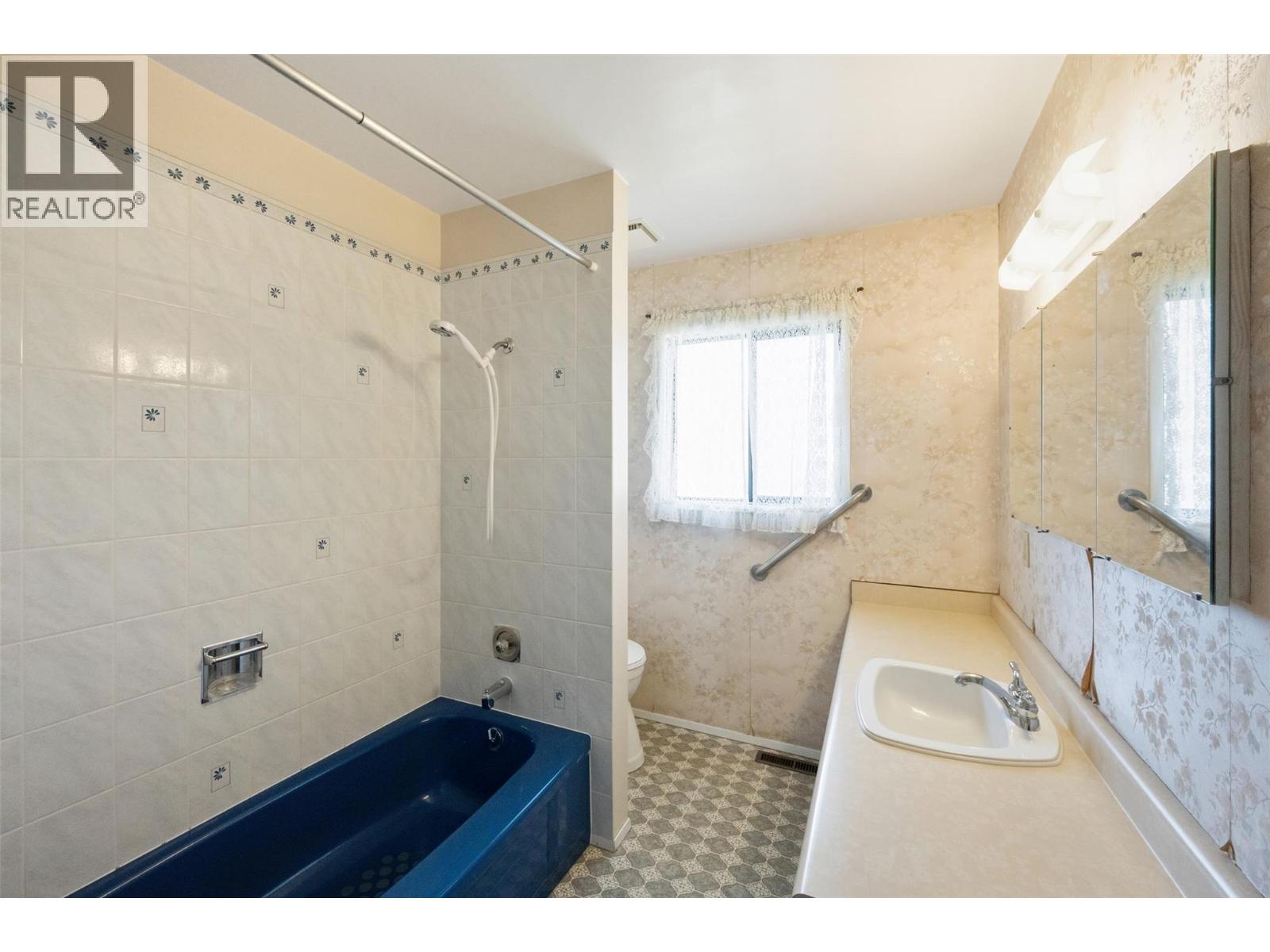  761 Columbia Place, Oliver