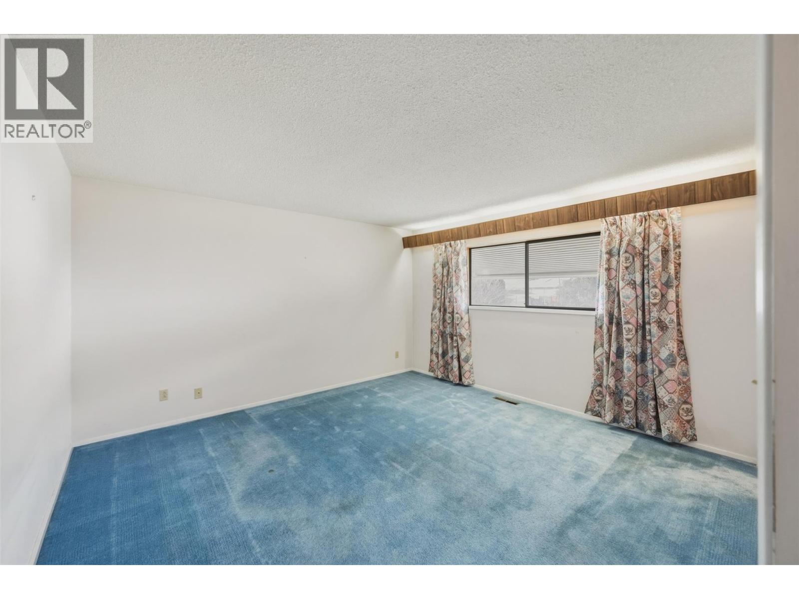  761 Columbia Place, Oliver