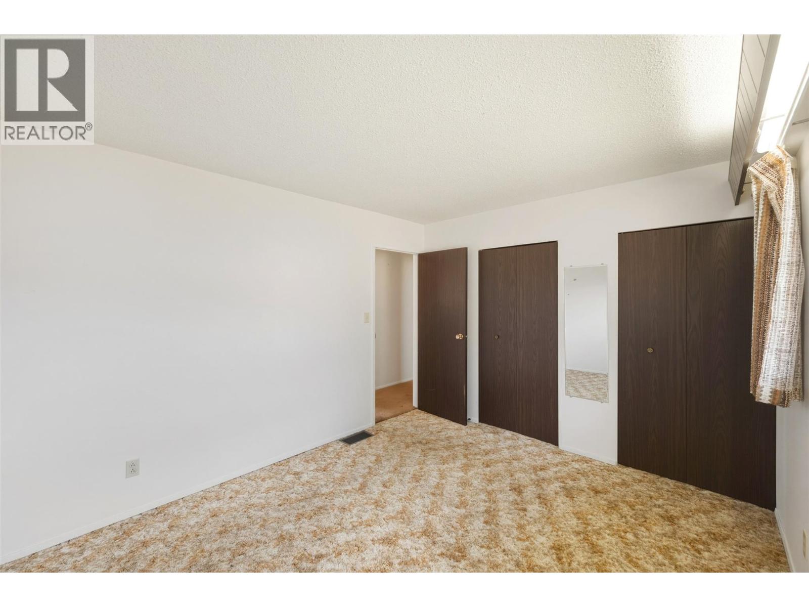  761 Columbia Place, Oliver