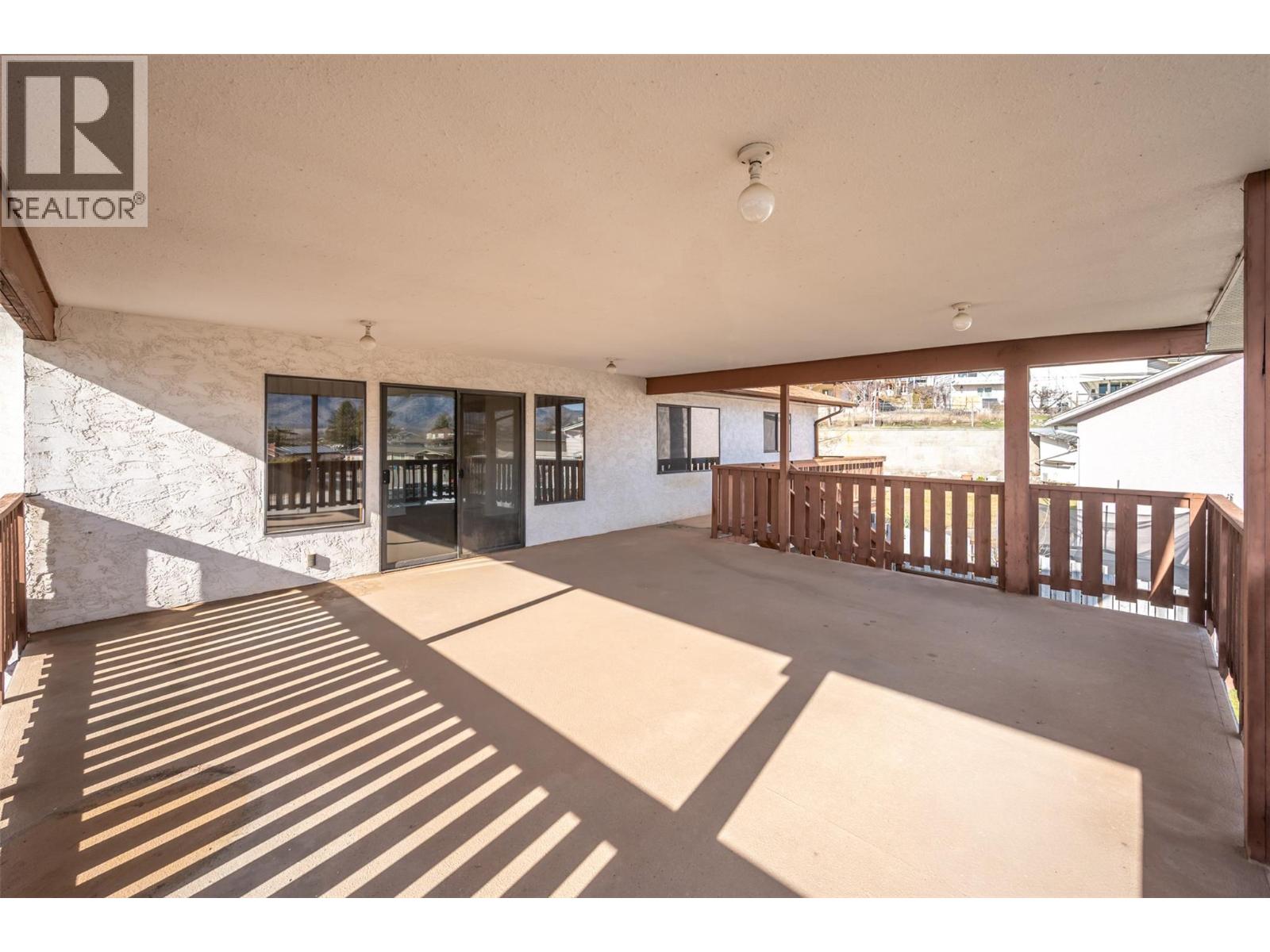  761 Columbia Place, Oliver