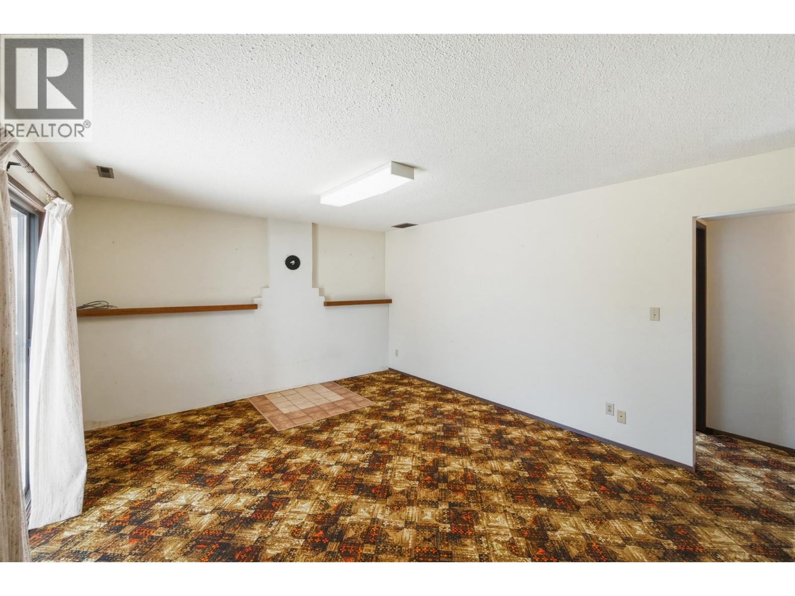  761 Columbia Place, Oliver