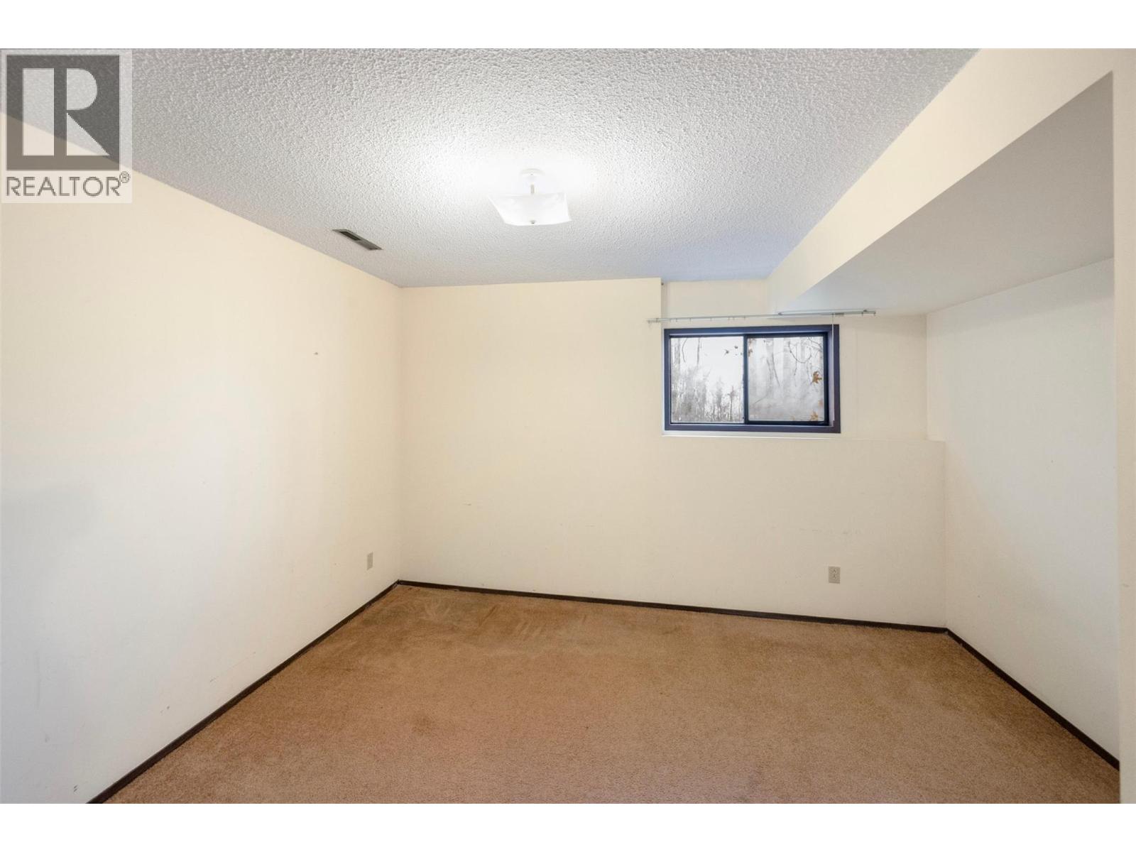  761 Columbia Place, Oliver