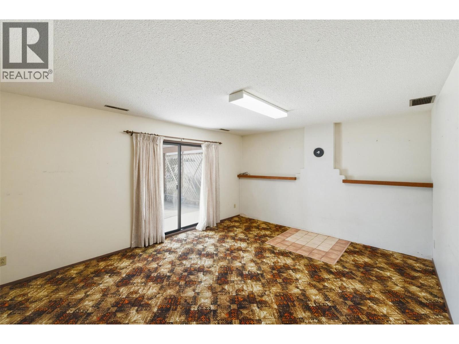  761 Columbia Place, Oliver