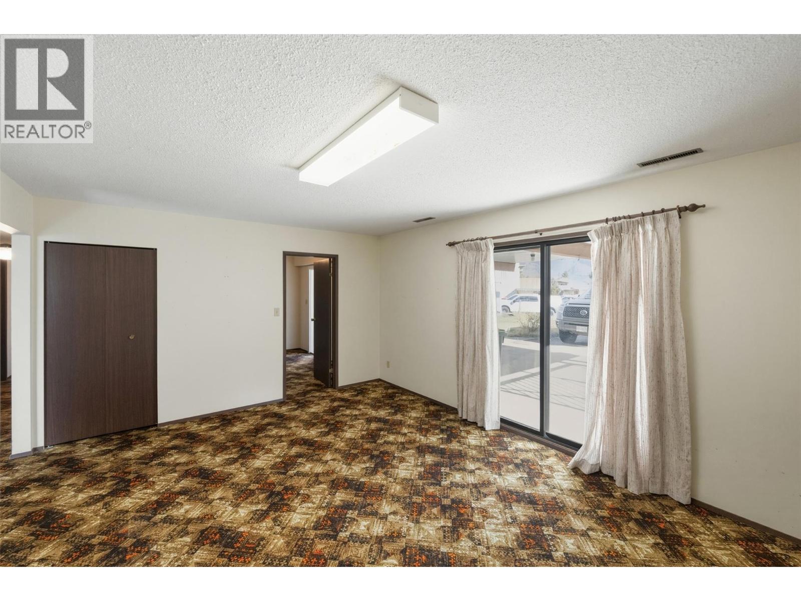  761 Columbia Place, Oliver