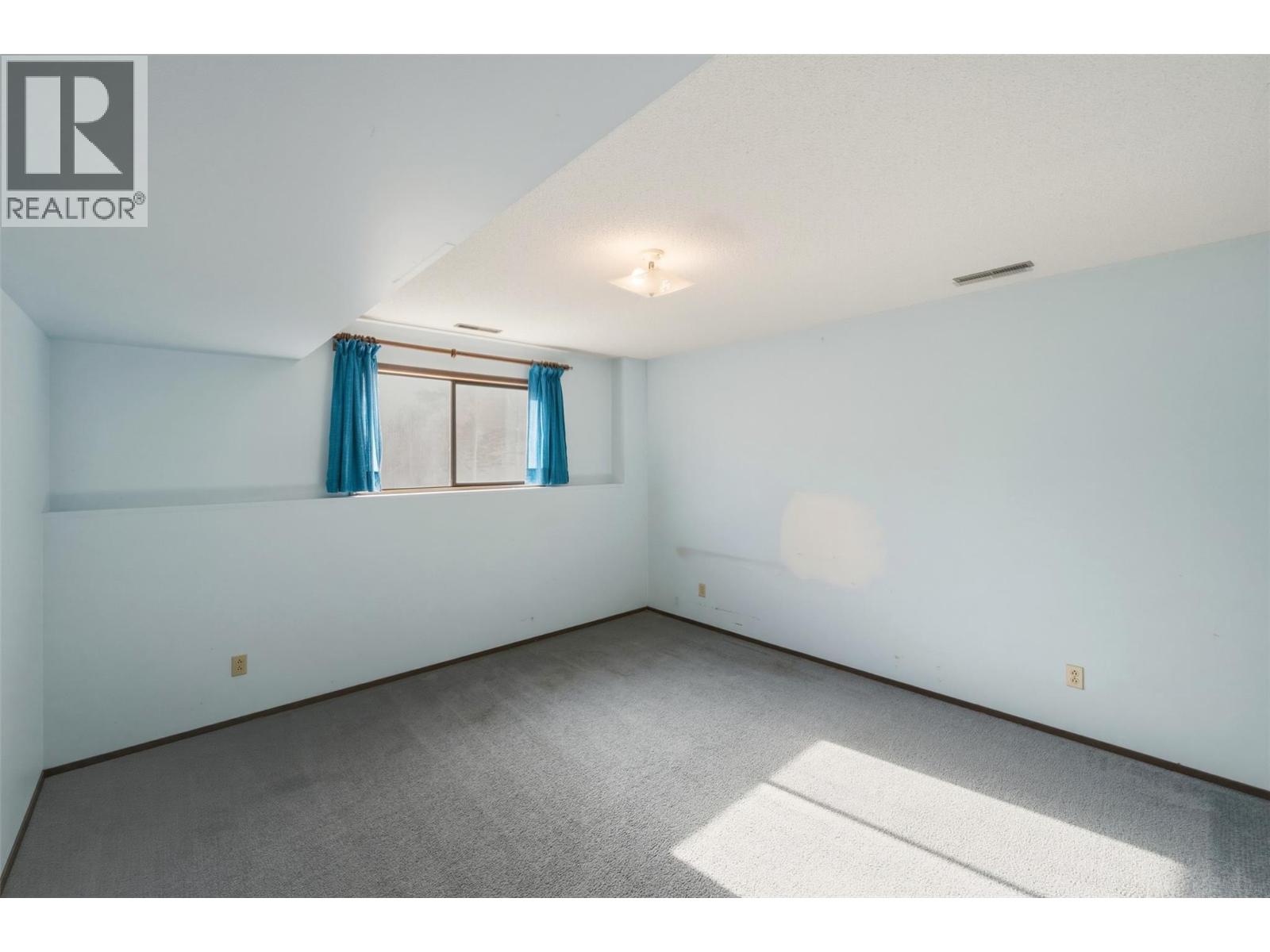  761 Columbia Place, Oliver