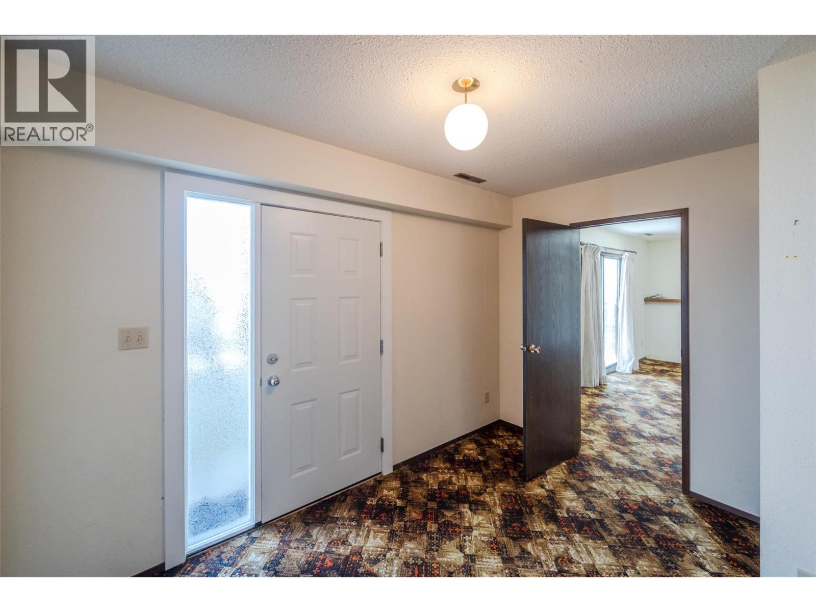  761 Columbia Place, Oliver