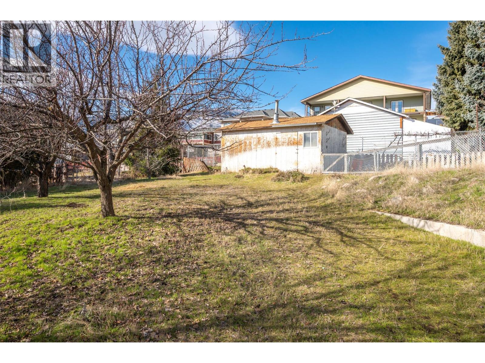  761 Columbia Place, Oliver