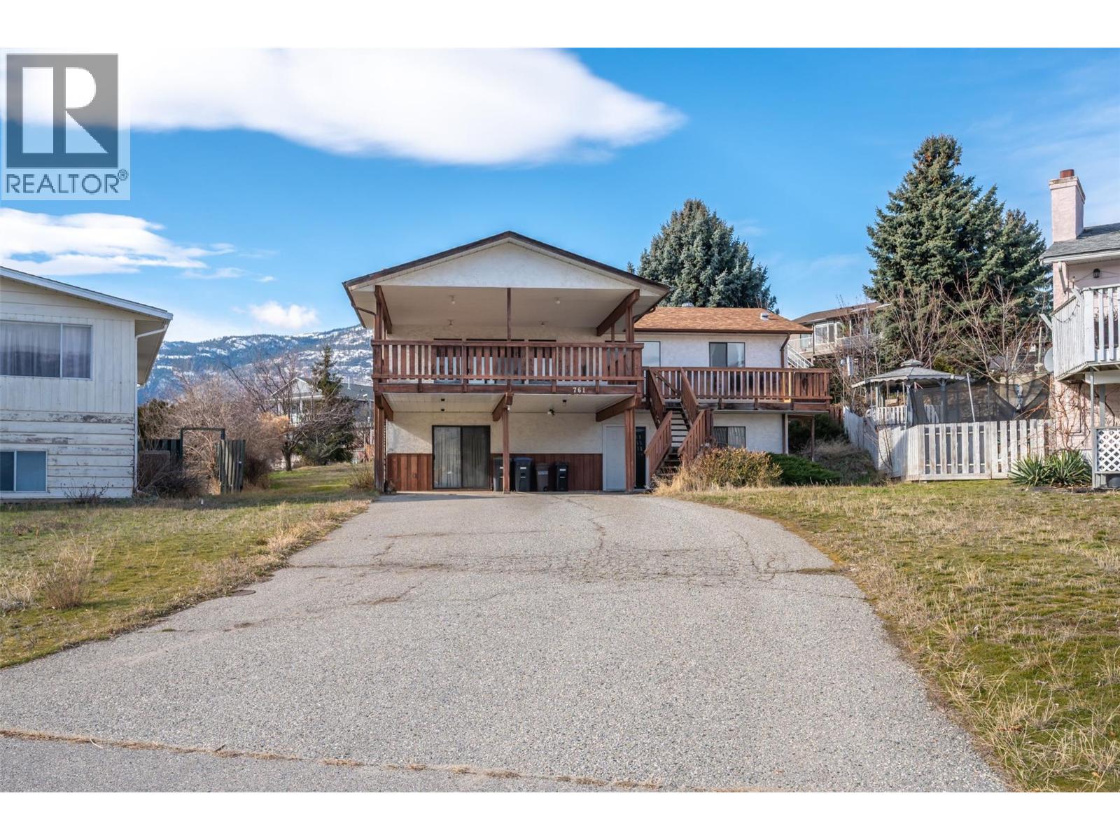  761 Columbia Place, Oliver