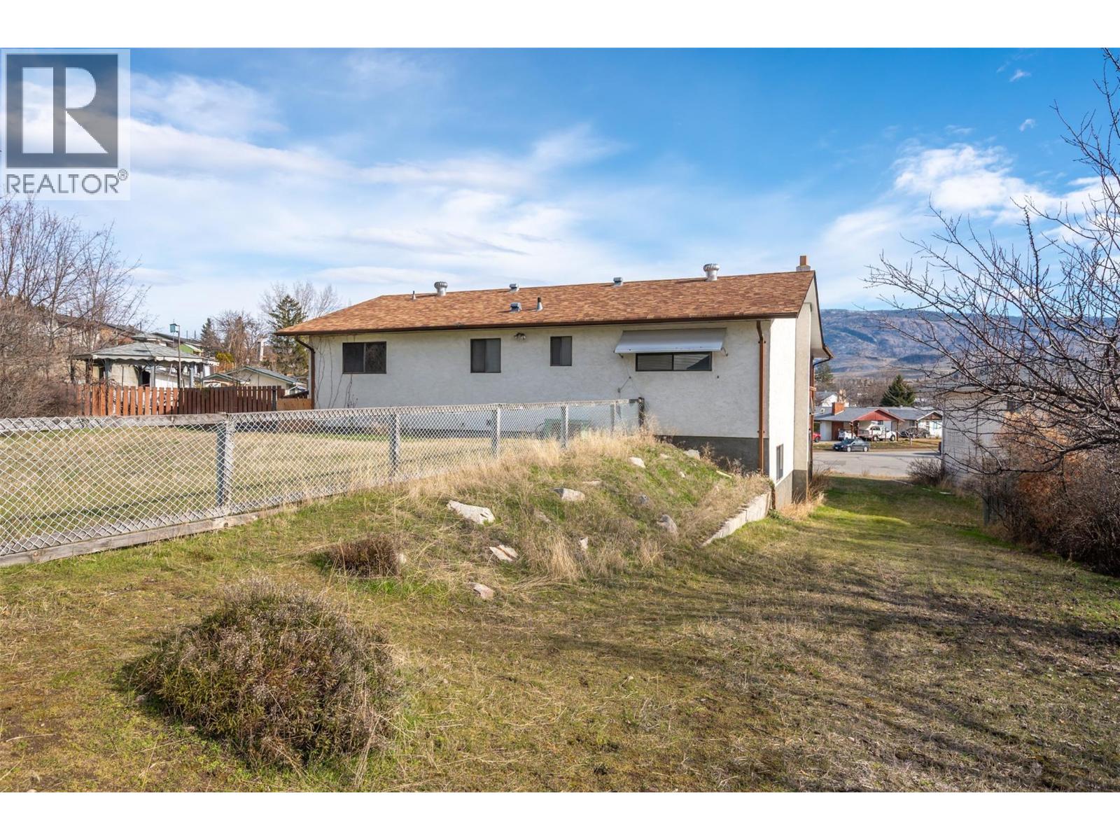  761 Columbia Place, Oliver