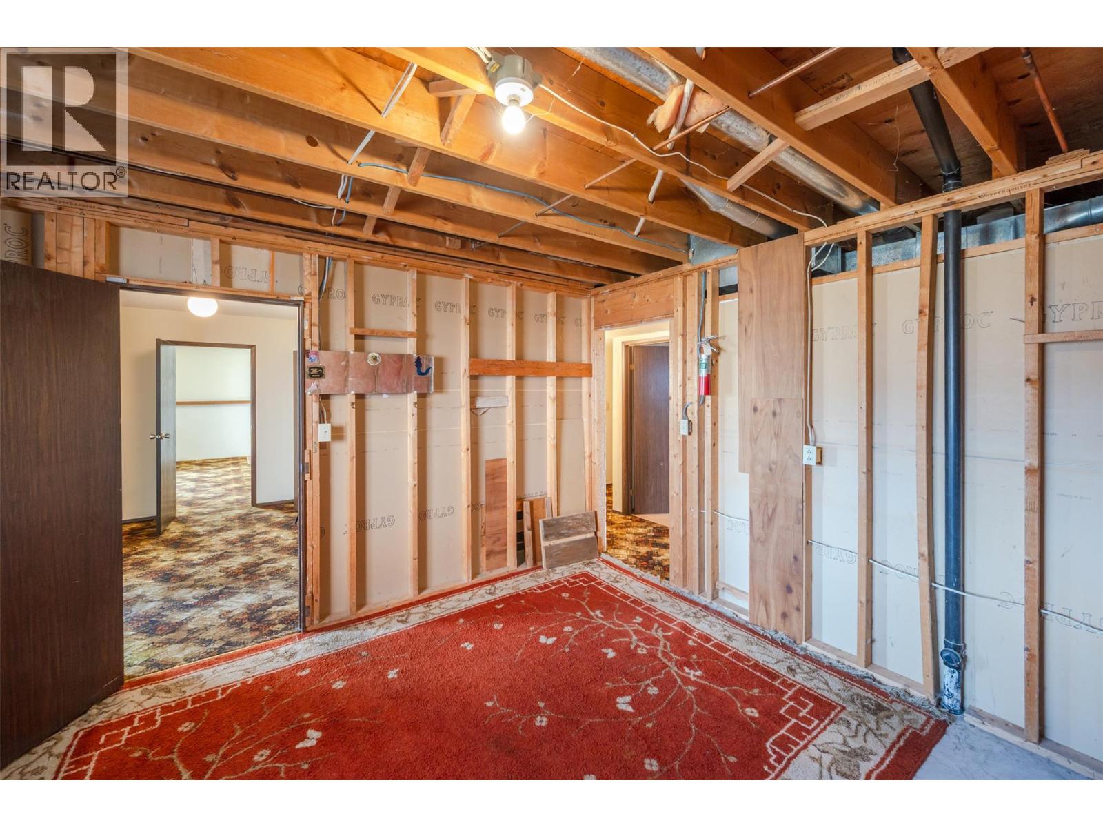  761 Columbia Place, Oliver