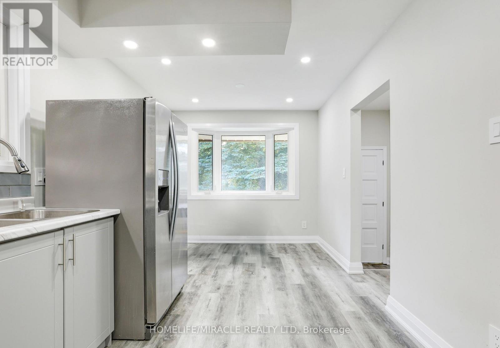 7 CARDILL CRESCENT - Photo 4 of 37, Waterloo, Ontario