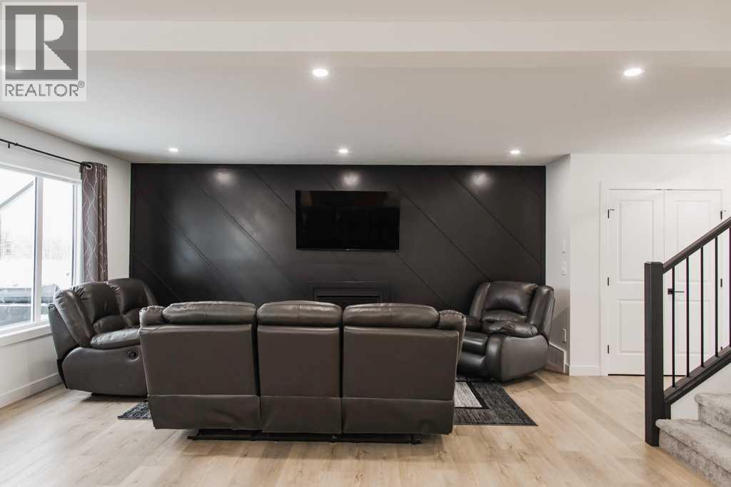 8533 71A Avenue - Photo 4 of 33, Grande Prairie, Alberta