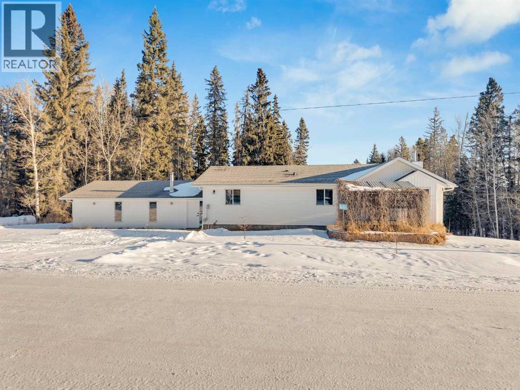 422051 Range Road 25 - Photo 2 of 50, Rural Ponoka County, Alberta