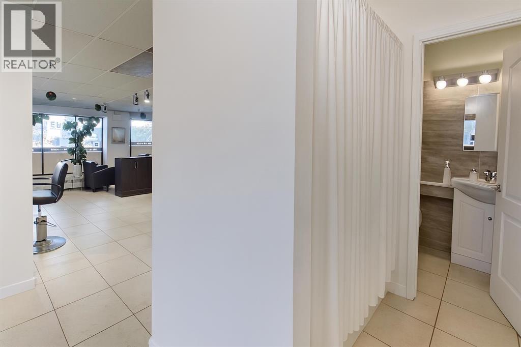 Retail for Sale in    Avenue SW Killarney/Glengarry Calgary 